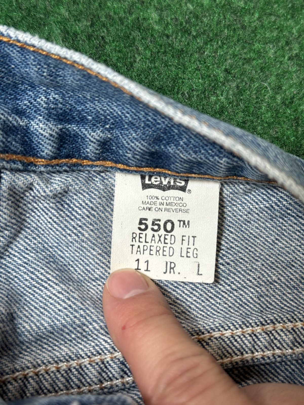 Levi's Vintage Clothing Vtg 90s Y2K Levi’s 550 Relaxed Fit Taper Light Wash Jeans Size 30" / US 8 / IT 44 - 5 Thumbnail