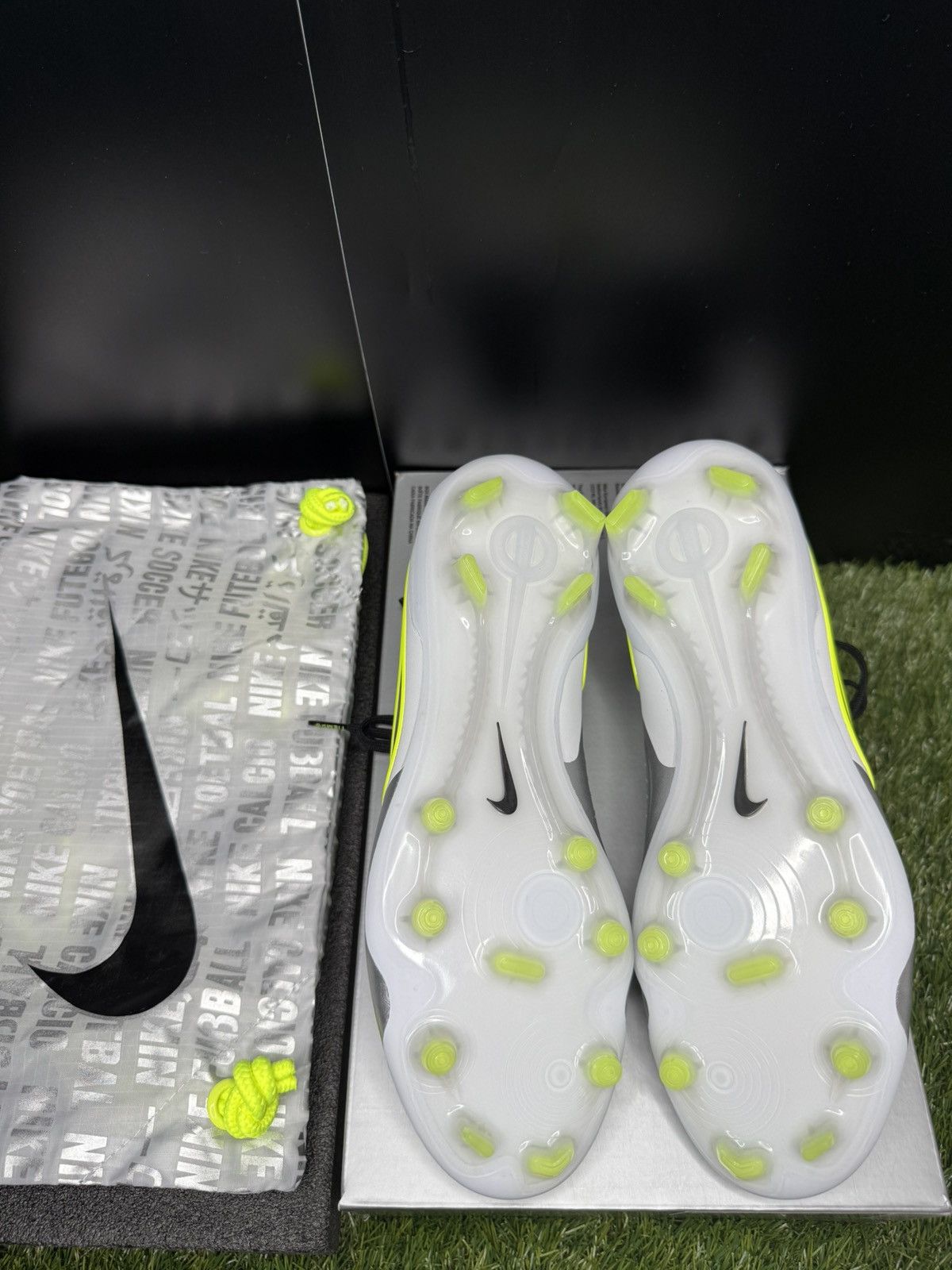 Nike Nike Tiempo Legend 10 Elite Size US 7.5 / EU 40-41 - 4 Thumbnail