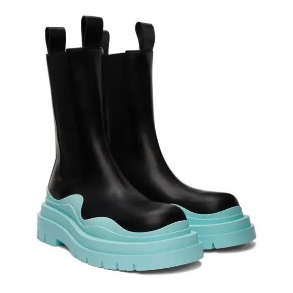 Bottega Veneta o1bcso1str0924 Blue Sole Tire Chelsea Boot in Black Size US 11 / IT 41 - 2 Thumbnail