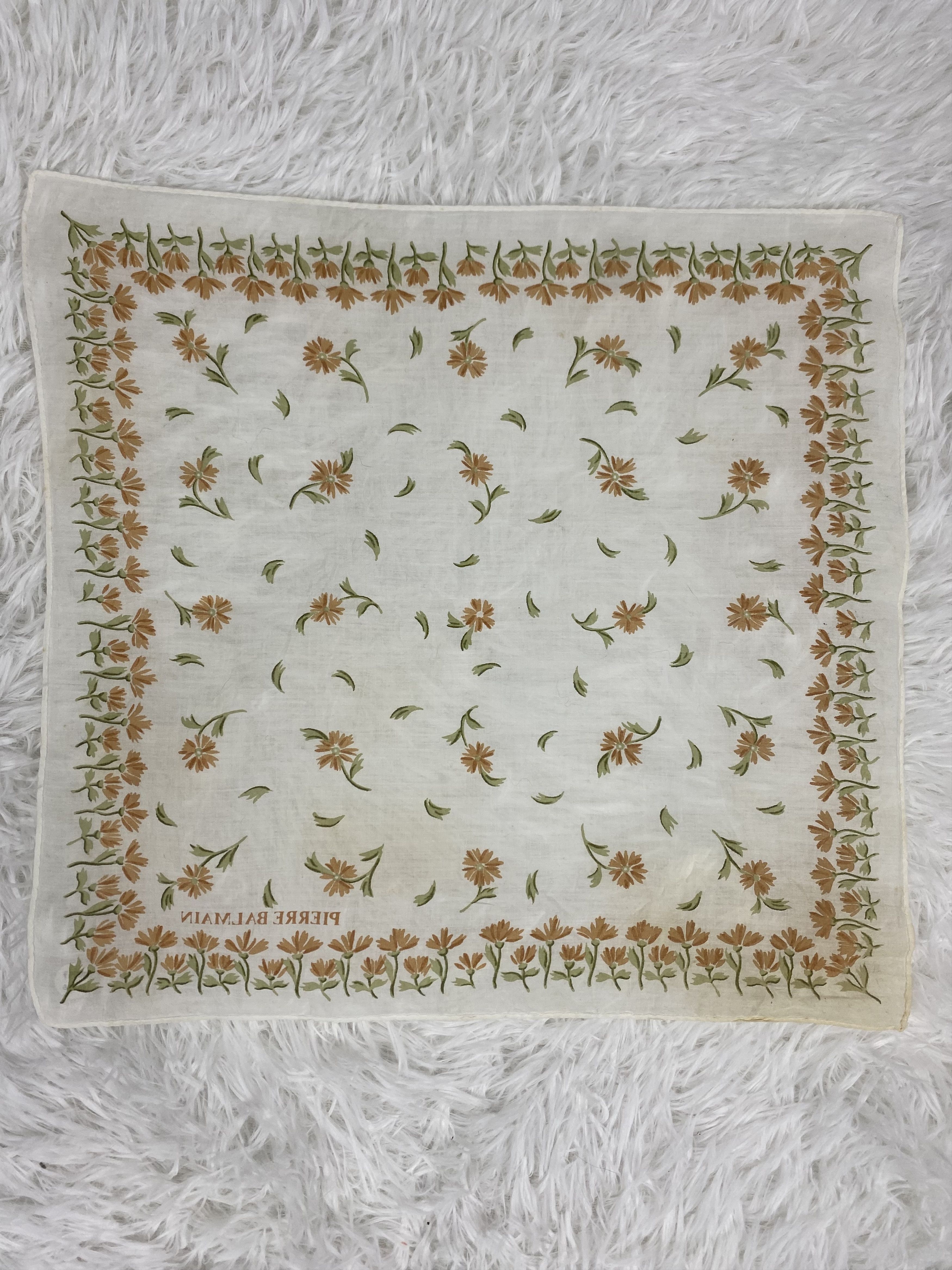 Pierre Balmain × Vintage Vintage Pierre Balmain Handkerchief Neckerchief PH0197 Size ONE SIZE - 4 Thumbnail