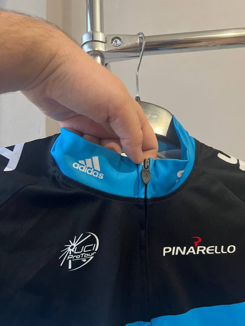 Adidas 2010 ADIDAS PINARELLO SKY CYCLING SLEEVELESS UCI PRO JERSEY Size US XL / EU 56 / 4 - 6 Thumbnail
