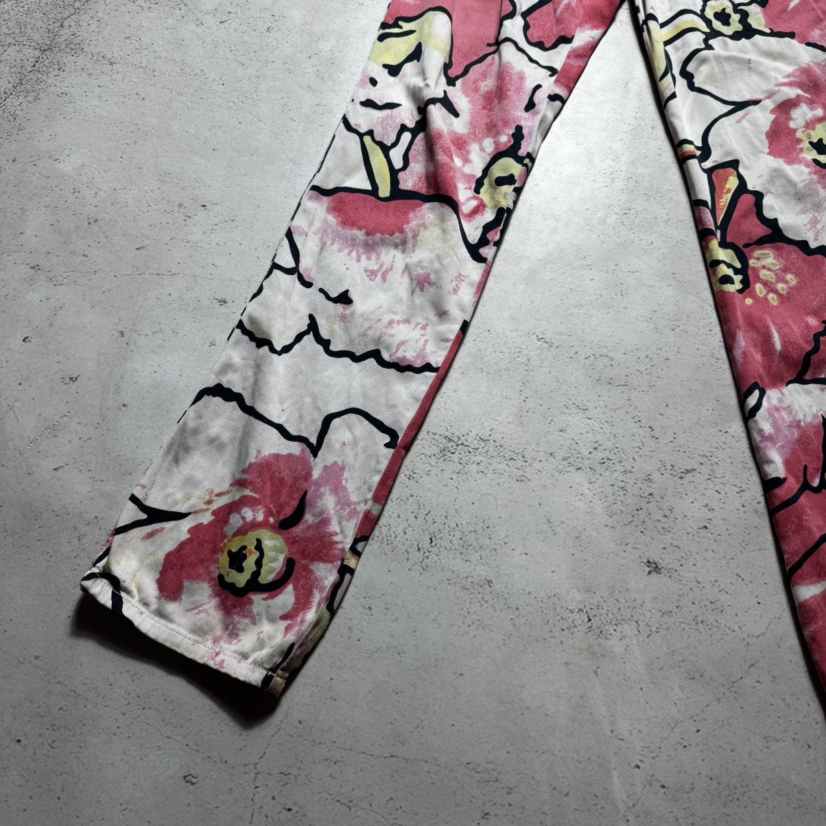 Roberto Cavalli 🔥rare🔥roberto cavalli flowers pants luxury flora print Size 27" / US 4 / IT 40 - 3 Thumbnail