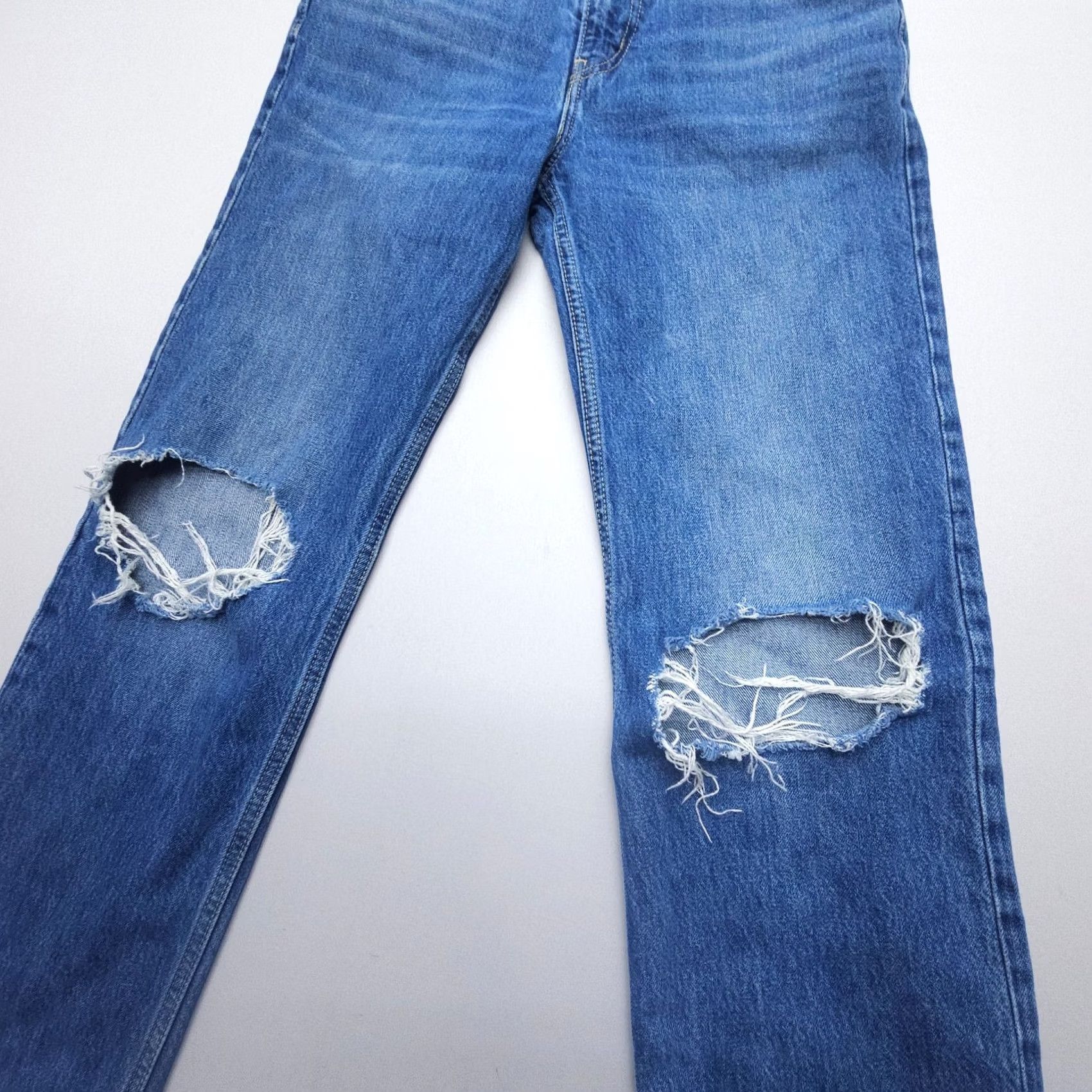 Levi's Levi's Jeans Womens 26 Blue Distressed Straight 5-Pocket Denim Cotton USA 30in Inseam Regular Button Zip Size 26" / US 2 / IT 38 - 6 Thumbnail