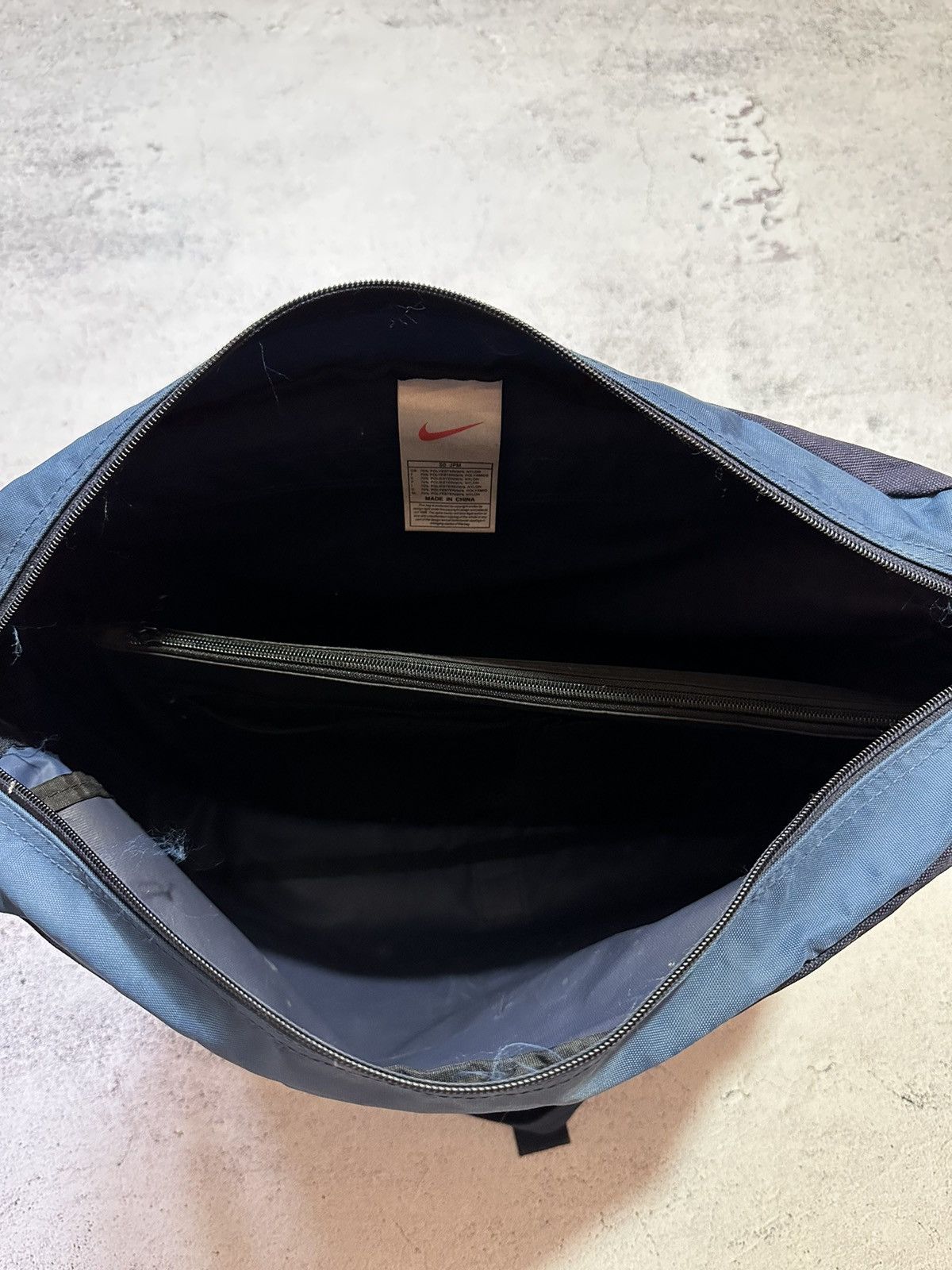 Japanese Brand × Nike Nike vintage Y2K bag messenger Size ONE SIZE - 9 Thumbnail