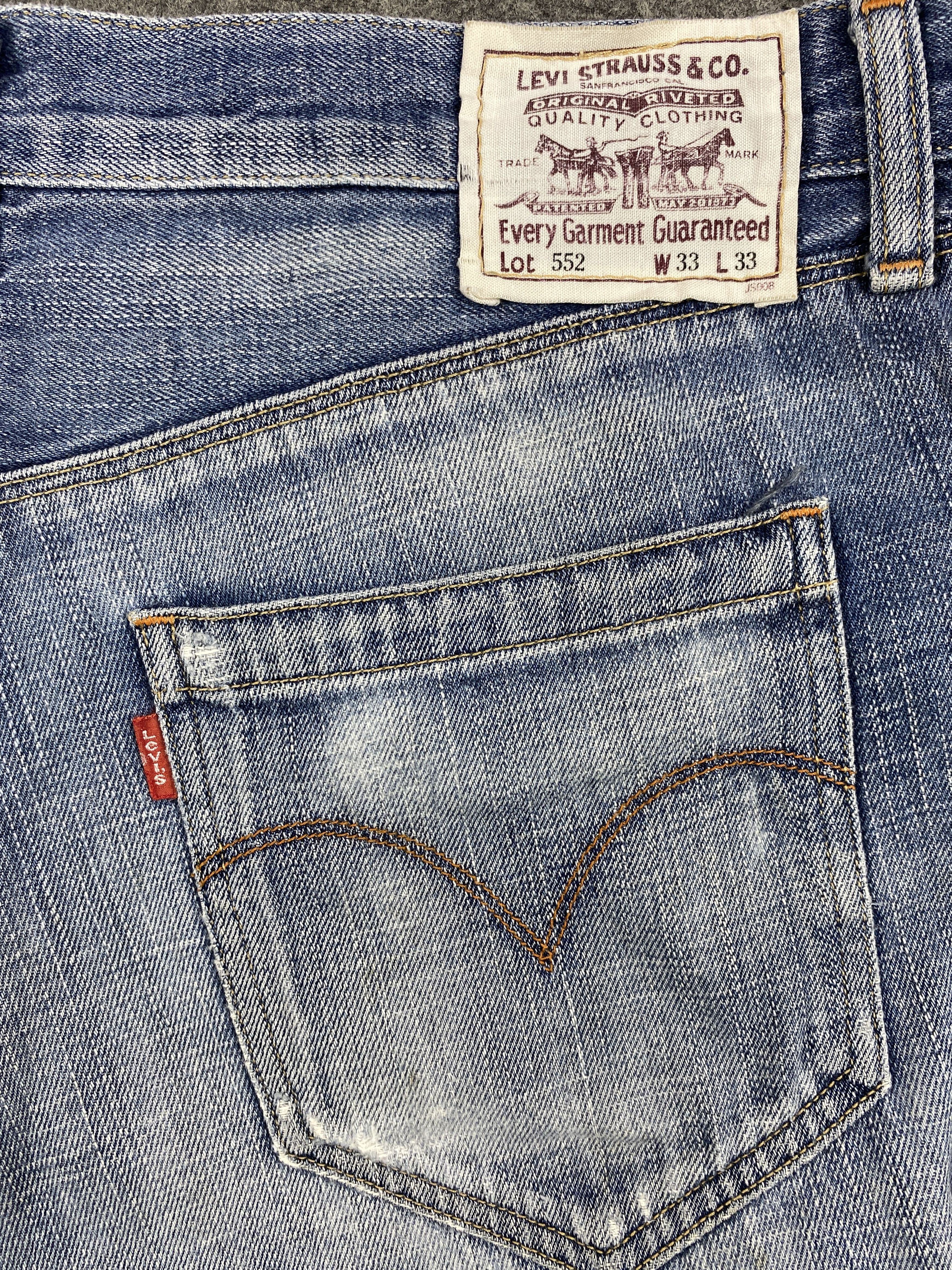 Levi's Ripped Distressed Blue Vintage Levi's 552 33x28 Denim JN2151 Size US 33 - 11 Thumbnail