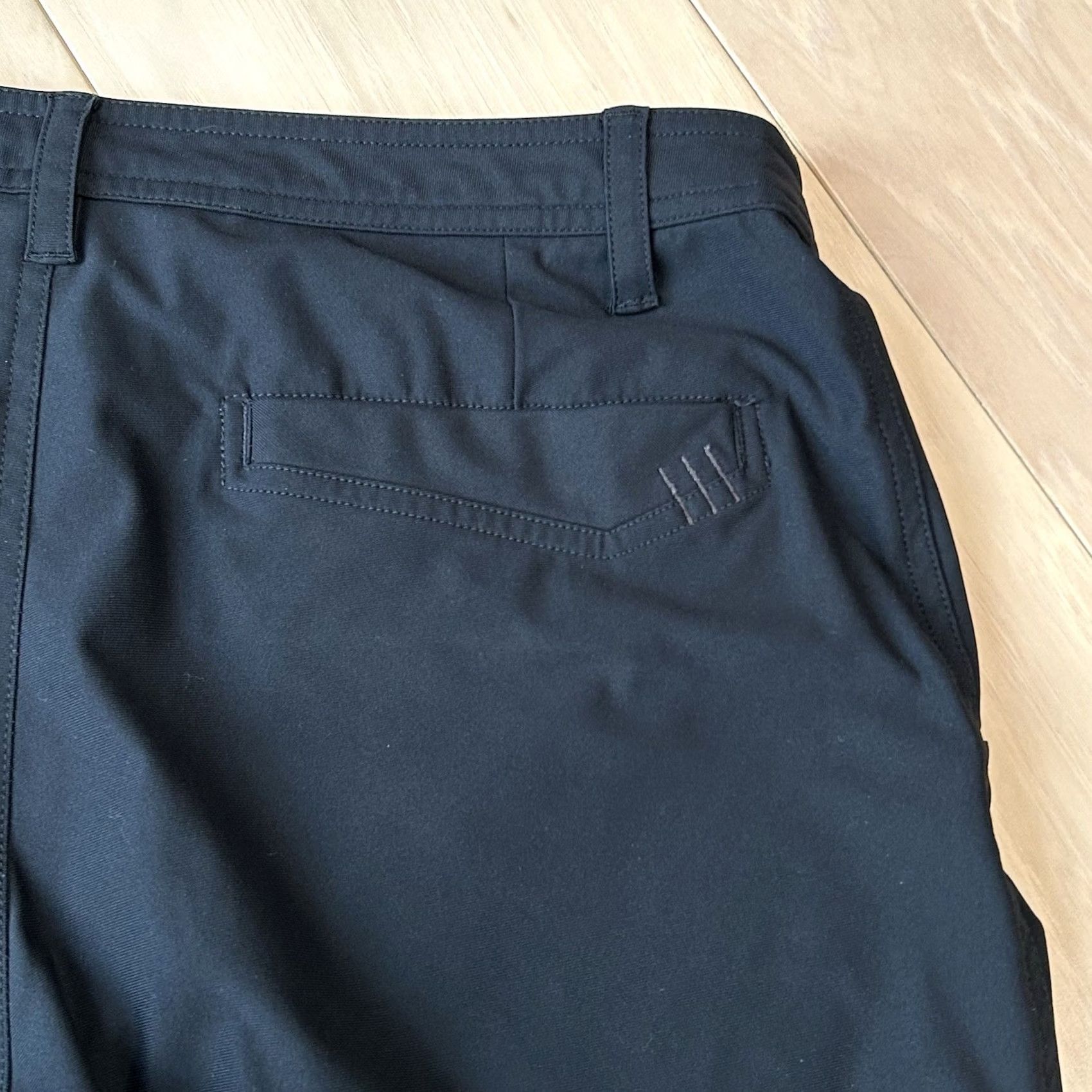 Lululemon Lululemon Kahuna Chino Black Shorts 10.5” Inseam Mens 32 - Preowned Size US 32 / EU 48 - 4 Thumbnail