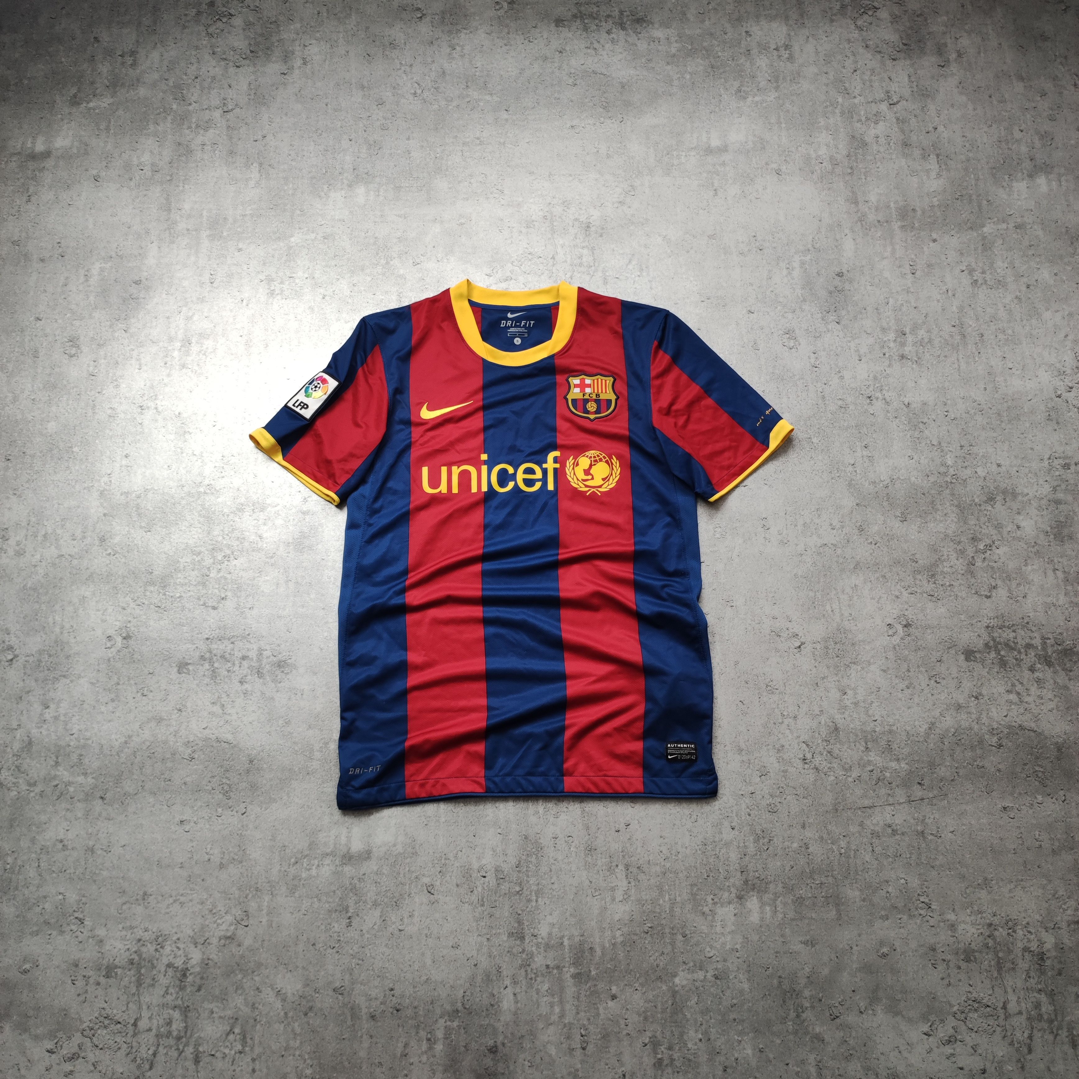 Other RARE 2010 FC Barcelona x Nike Football Home Jersey Size US S / EU 44-46 / 1 - 1 Thumbnail
