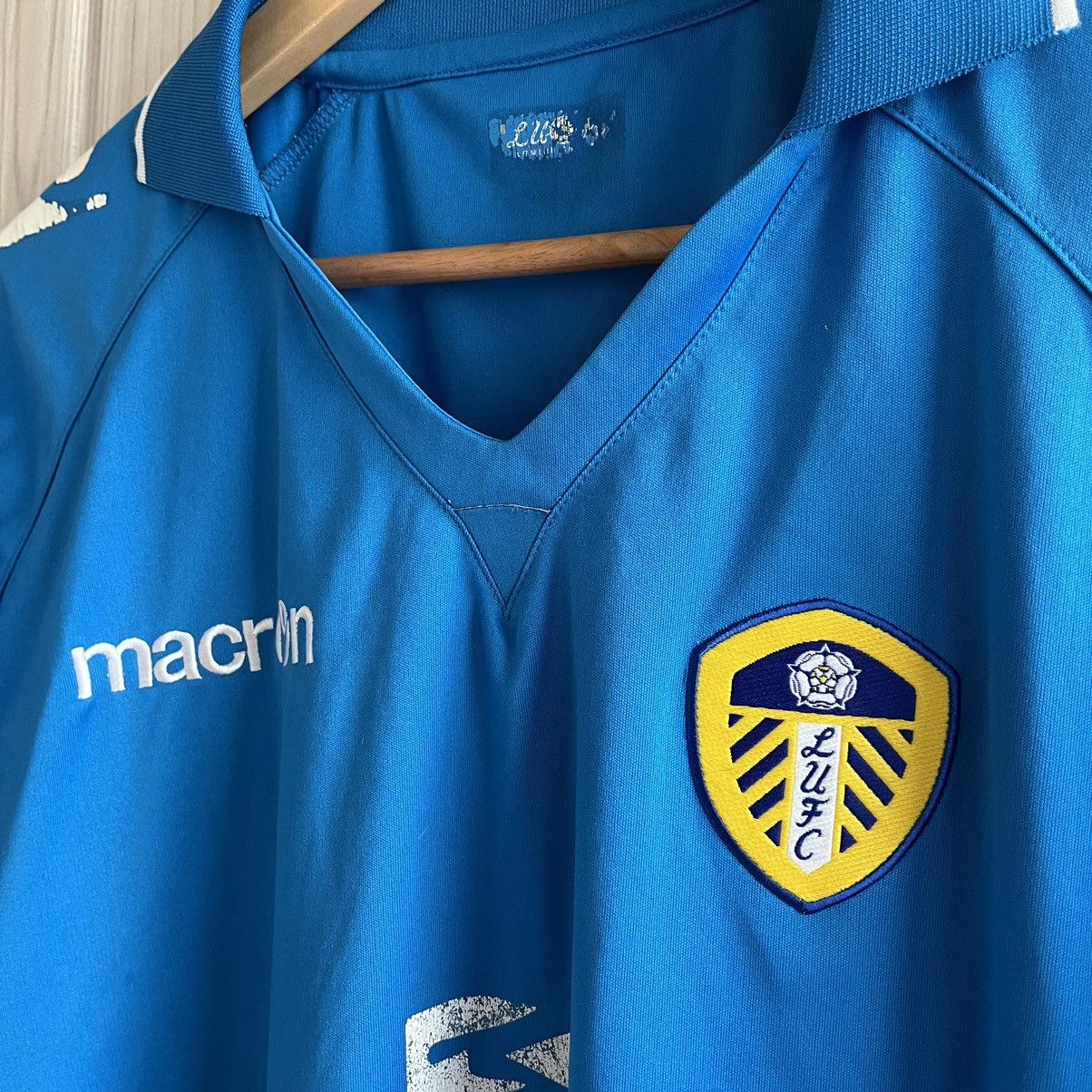 Macron × Vintage Macron Leeds United 2012/2013 Away Jersey T-Shirt Size L Size US L / EU 52-54 / 3 - 5 Thumbnail