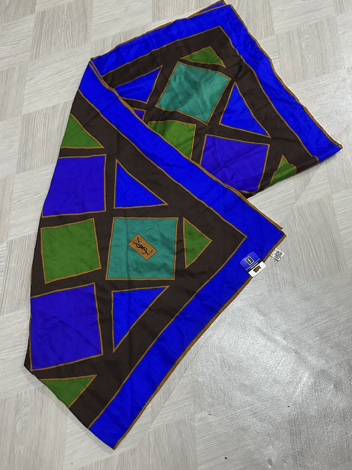 Yves Saint Laurent Vintage Yves Saint Laurent Fourlads Silk Scarves (Big Size) Size ONE SIZE - 2 Thumbnail