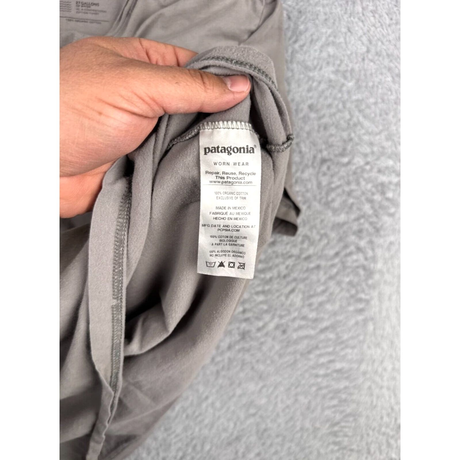 Patagonia Patagonia Shirt Men Medium Gray Short Sleeve Crew Neck Bear Logo Size US M / EU 48-50 / 2 - 3 Thumbnail