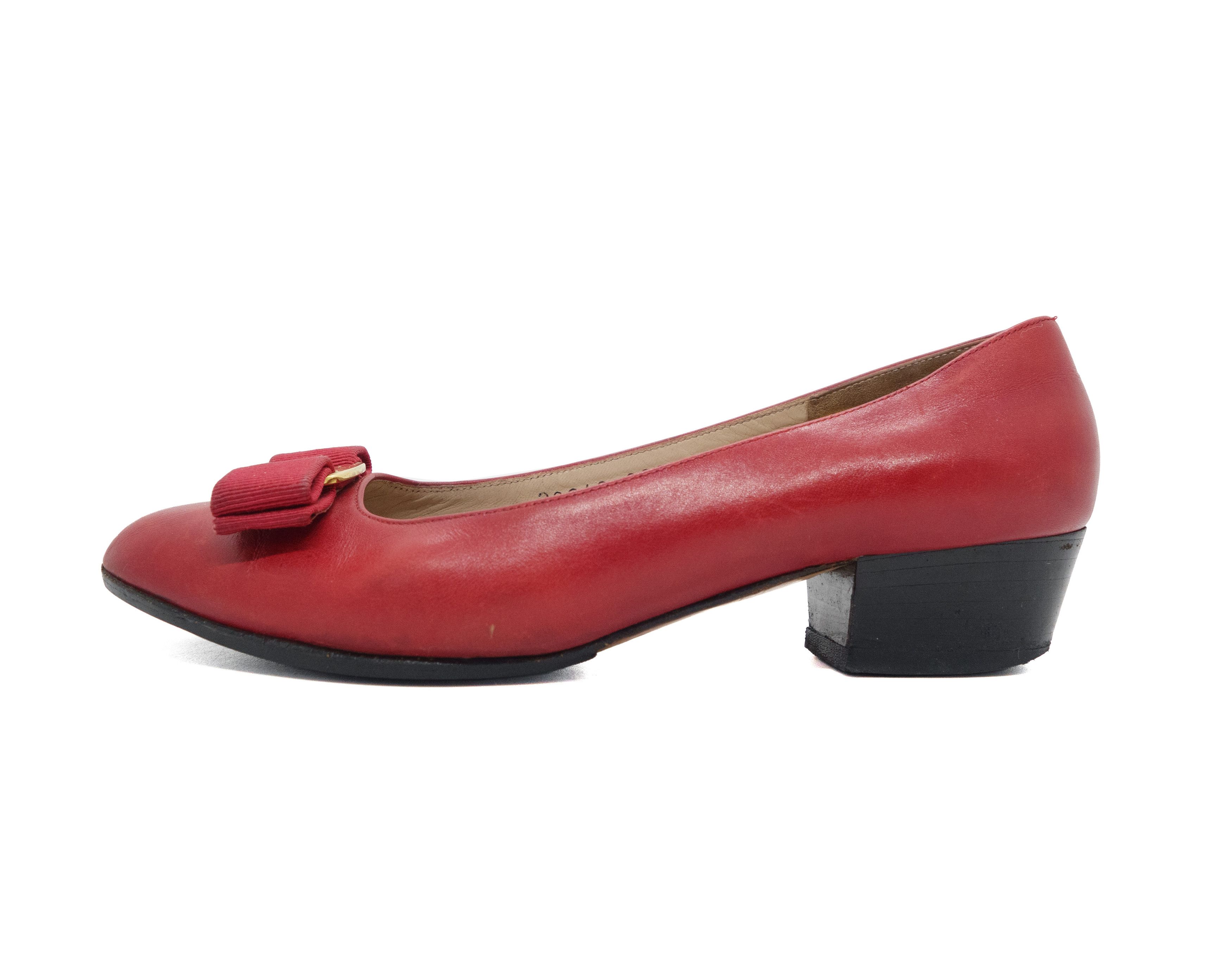 Salvatore Ferragamo 90s Vara Leather Bow Pumps Low Block Heel Vintage Size US 5.5 / IT 35.5 - 2 Thumbnail