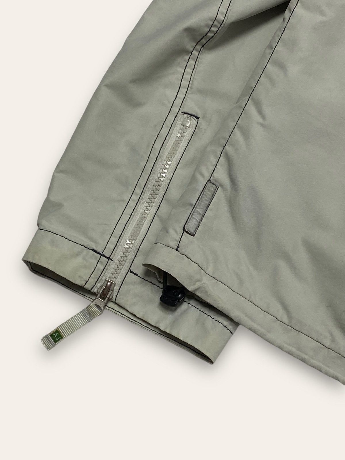 Armani Vintage ARMANI JEANS Grey Lightweight Hood Jacket Shell Size US XL / EU 56 / 4 - 13 Thumbnail