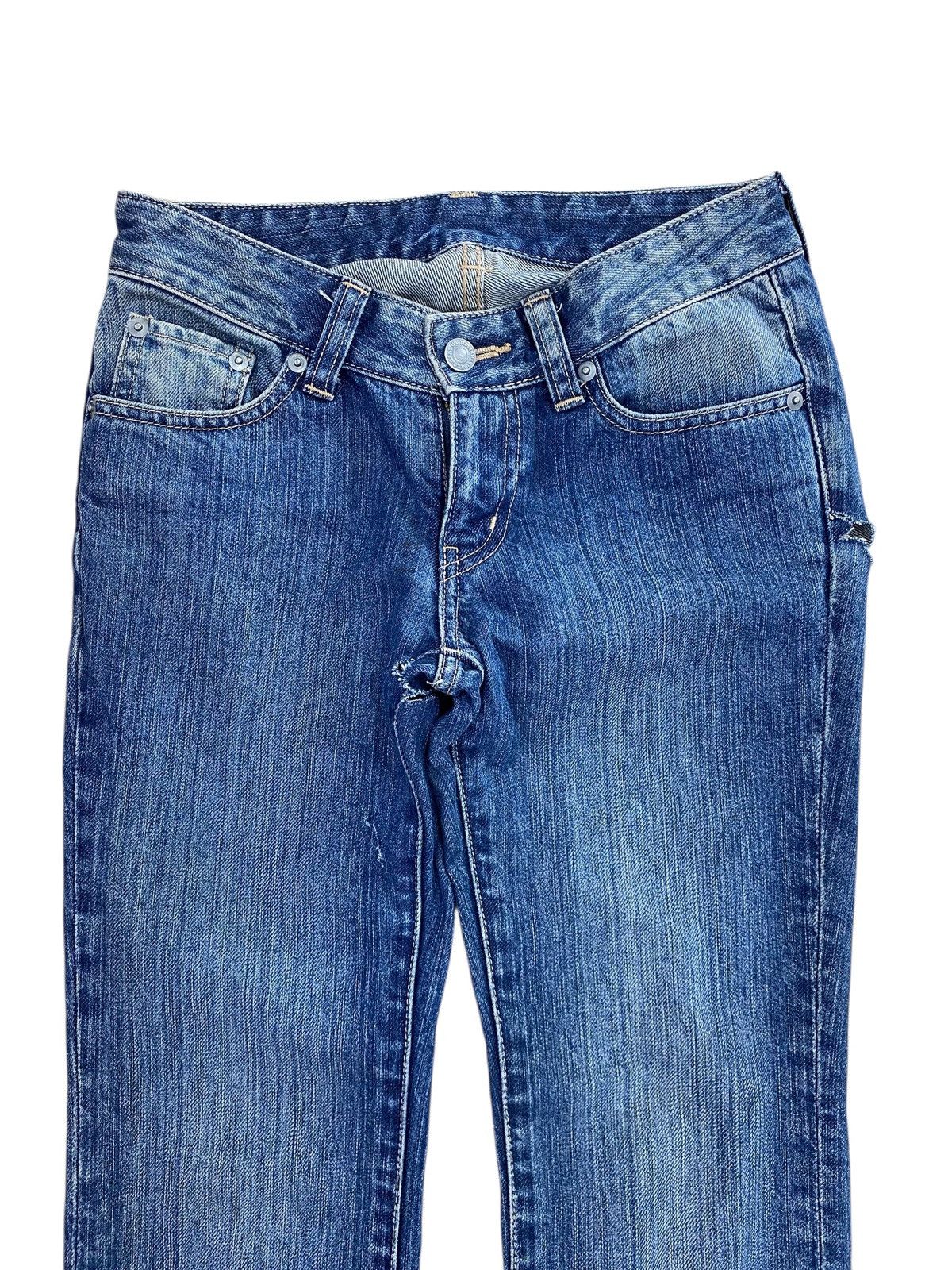 Uniqlo Uniqlo Faded Blue Wash Style Bootcut Jeans Size US 32 / EU 48 - 2 Thumbnail