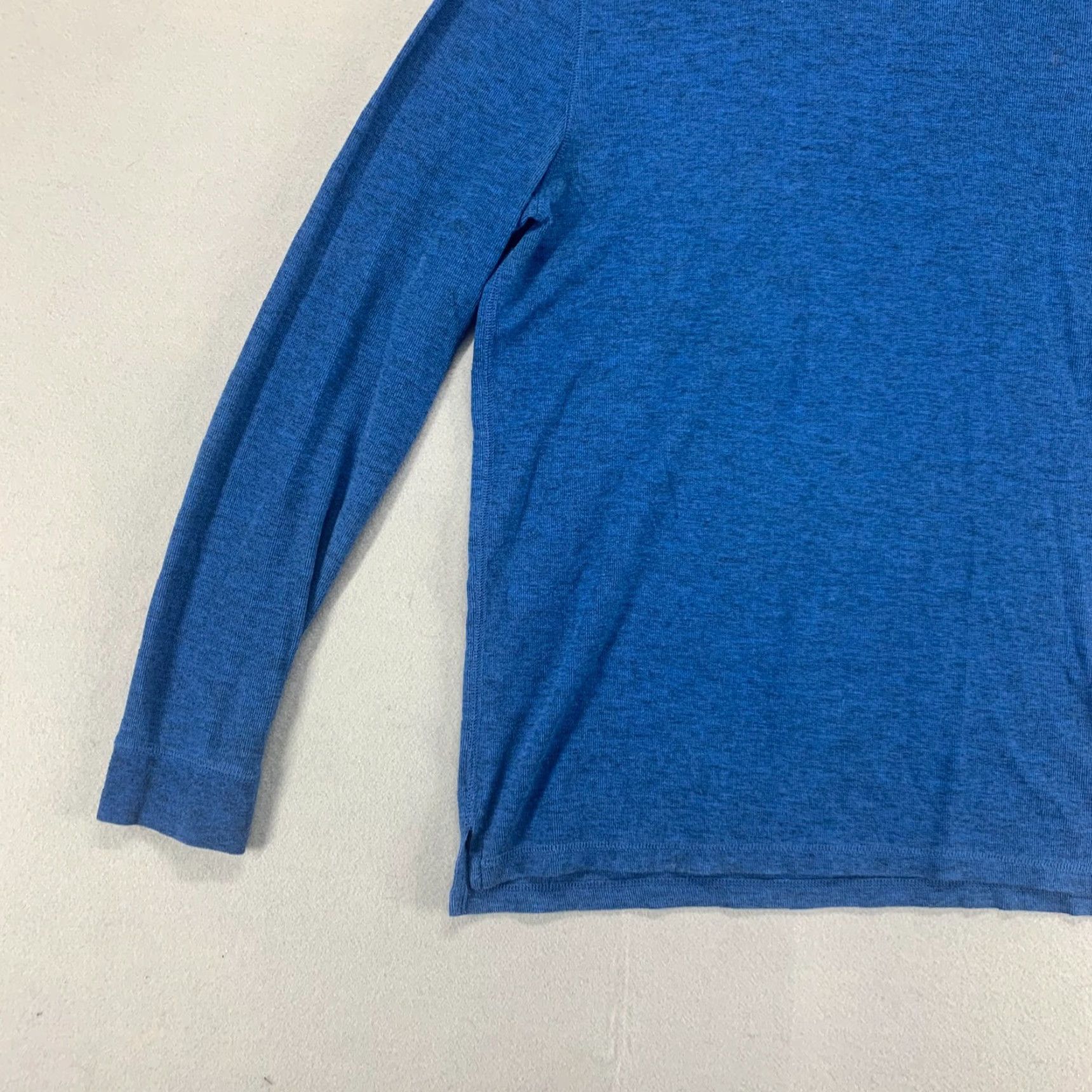 American Eagle Outfitters American Eagle Outfitters Basic Tee Shirt Large Blue Long Sleeve Active Flex Pullover Stretch Knit All Seasons Size US L / EU 52-54 / 3 - 5 Thumbnail