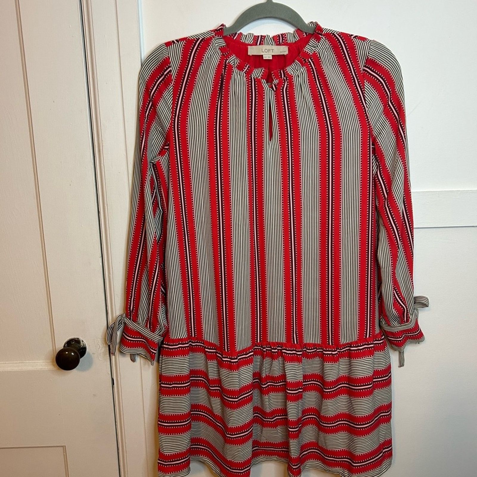 Loft Loft Red and White Striped Flounce Dress Size XS / US 0-2 / IT 36-38 - 4 Thumbnail