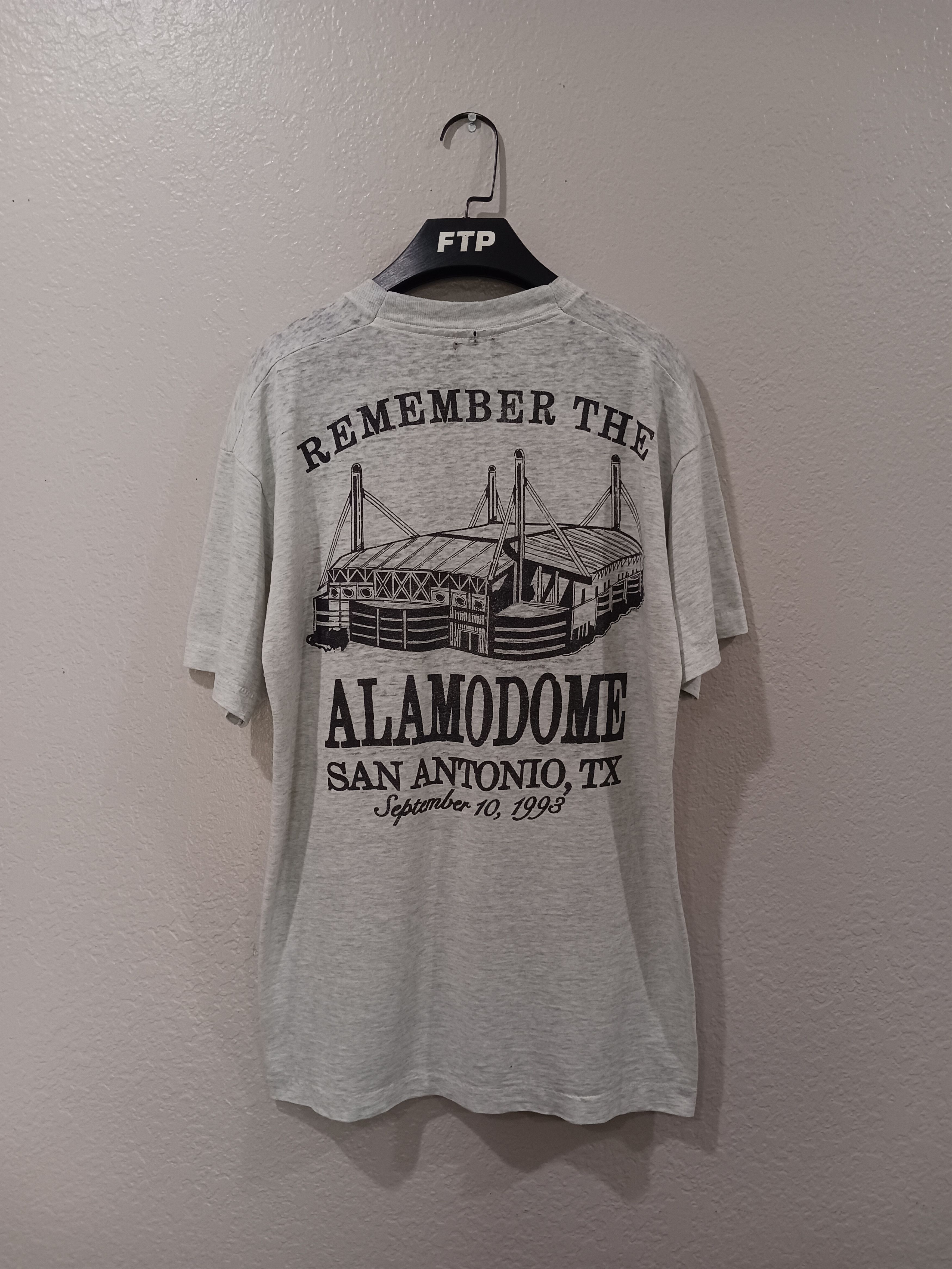 Vintage Julio Cesar Chavez "Remember The Alamodome" 1993 Vintage Tee Size US L / EU 52-54 / 3 - 2 Thumbnail