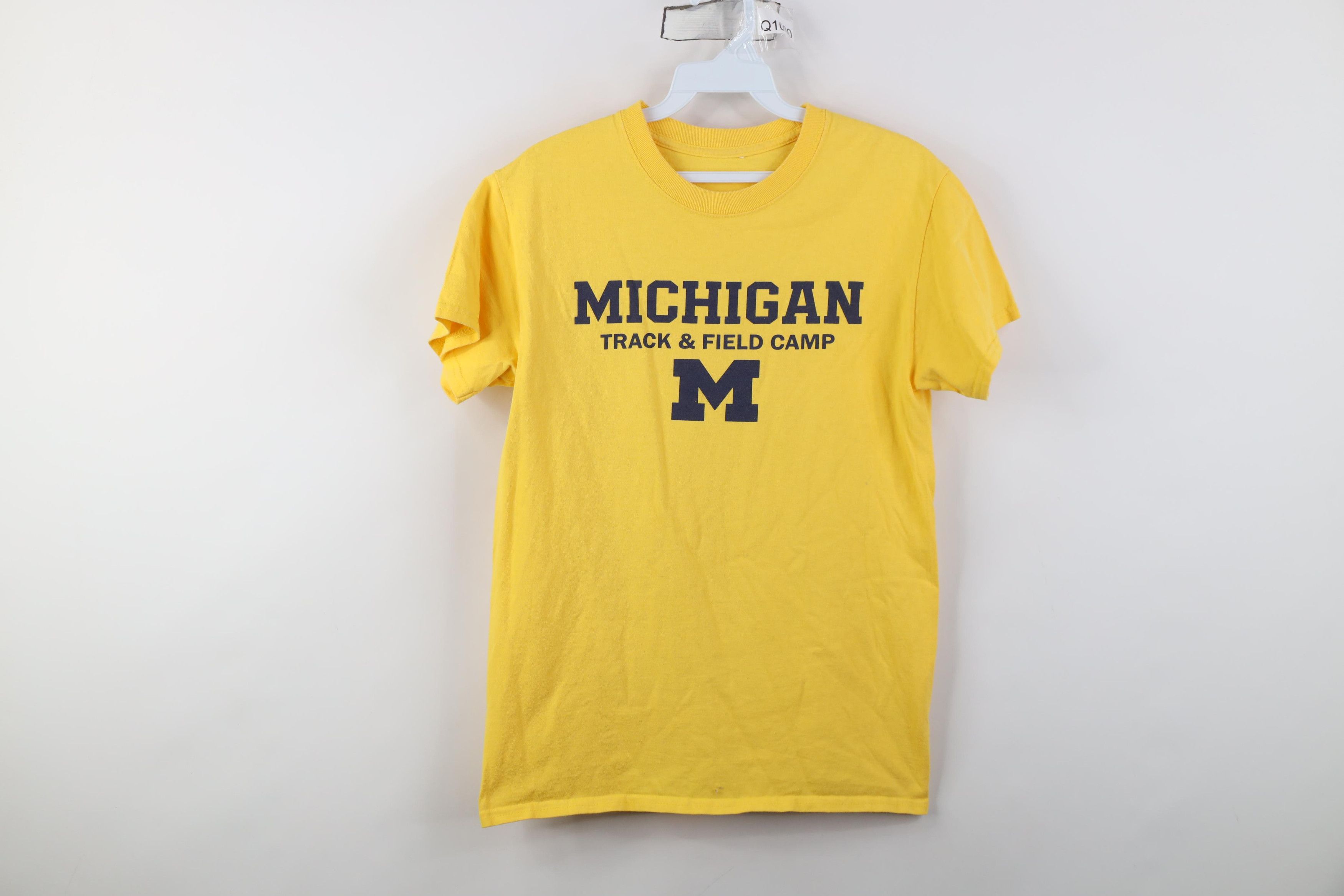 Vintage Y2K University of Michigan Track and Field Camp T-Shirt Size M / US 6-8 / IT 42-44 - 1 Thumbnail