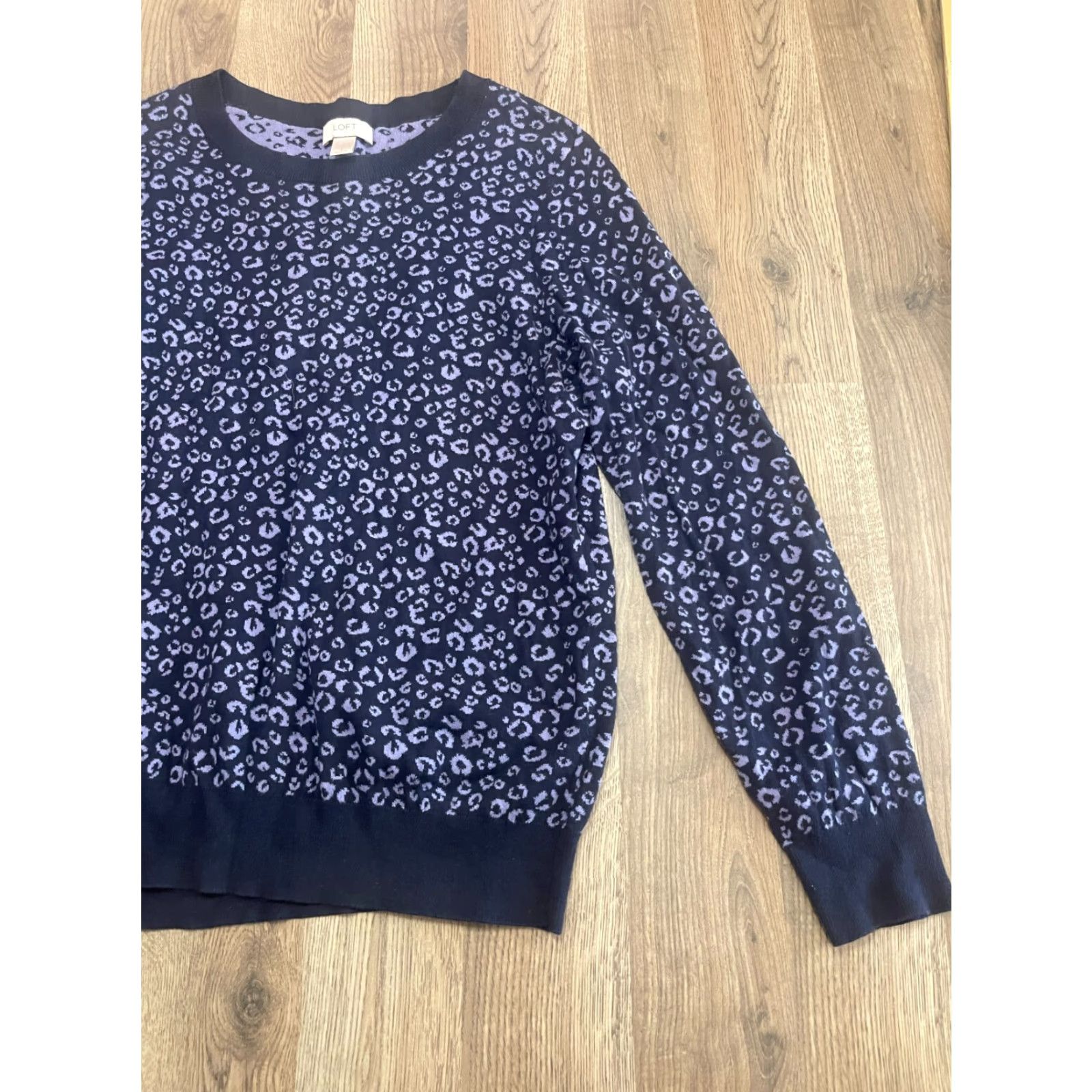 Loft LOFT Shirt Women's Large Blue Purple Cheetah Print Long Sleeve Casual Modern Basic Size L / US 10 / IT 46 - 4 Thumbnail