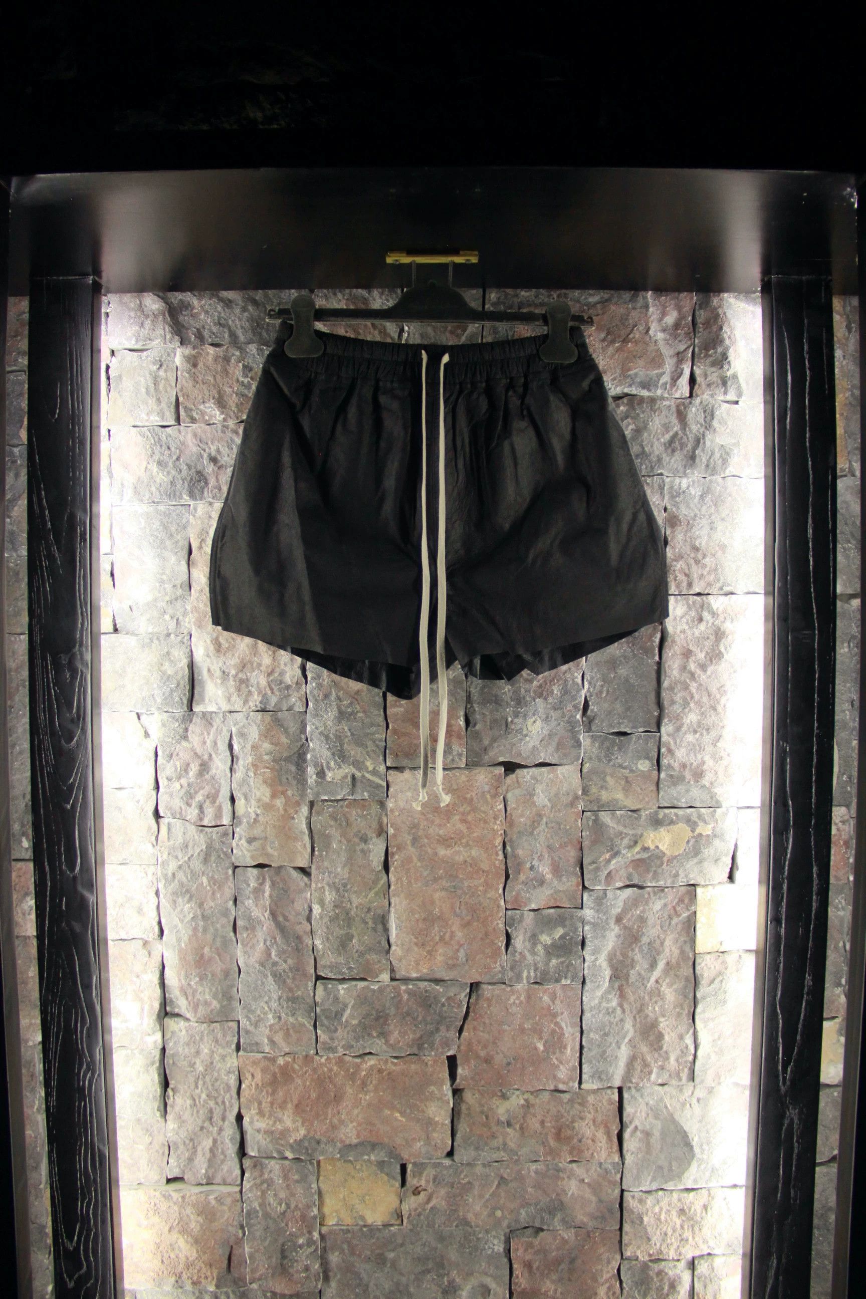 Rick Owens Rick Owens Black Shorts Men 32 Size US 32 / EU 48 - 1 Thumbnail