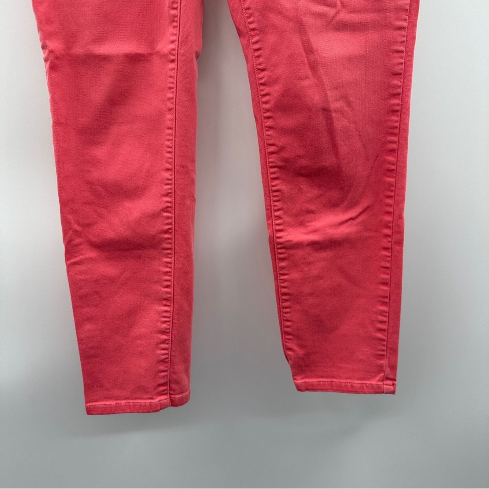 Eileen Fisher Eileen Fisher Barbiecore Pink Mid Rise Skinny Cropped Jeans Size 28" / US 6 / IT 42 - 3 Thumbnail