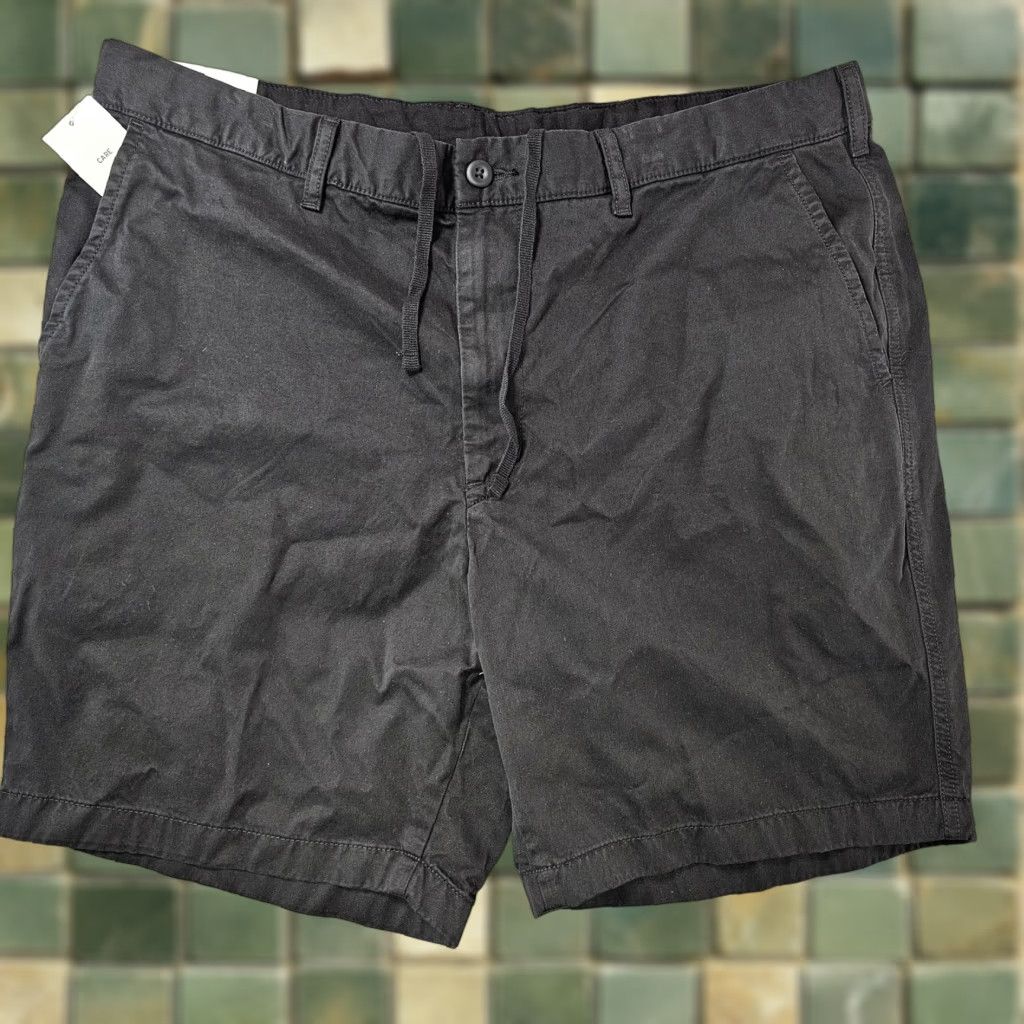 Uniqlo Uniqlo Mens XL Black Chino Shorts 9 Inseam Drawstring Flat Front Casual Cotton Size US 36 / EU 52 - 1 Thumbnail
