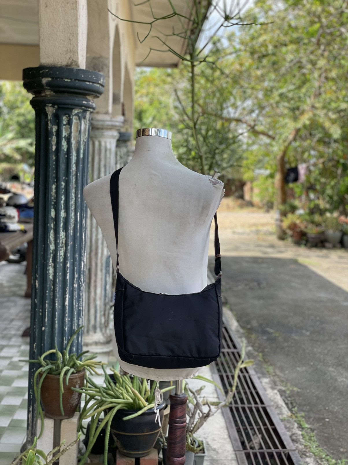 Japanese Brand × Renoma U.P renoma Black Sling Bag/Crossbody Size ONE SIZE - 4 Thumbnail