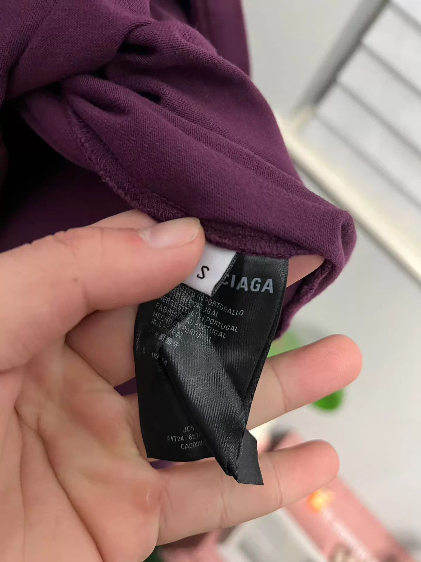 Balenciaga Balenciaga Embroidered Short Sleeve Size S Like New Size US S / EU 44-46 / 1 - 3 Thumbnail