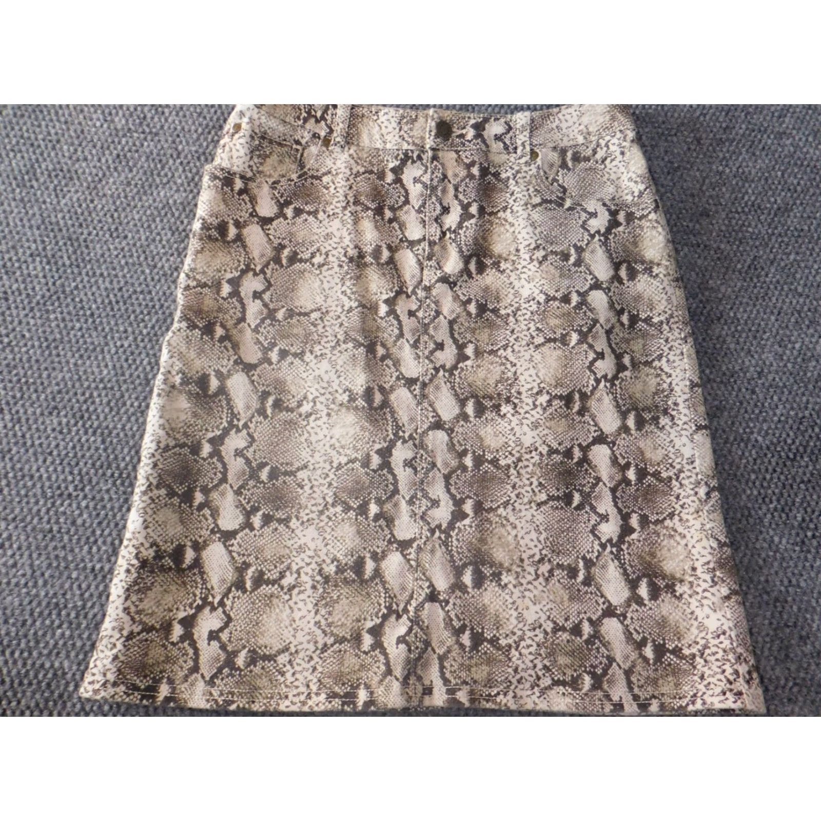 Vintage Chico's Skirt A-Line Women 0 Beige Animal Print Snake Brand: Chico's Size 0 Knee Length Ruffle Lined Size 25" / US 0 / IT 36 - 3 Thumbnail
