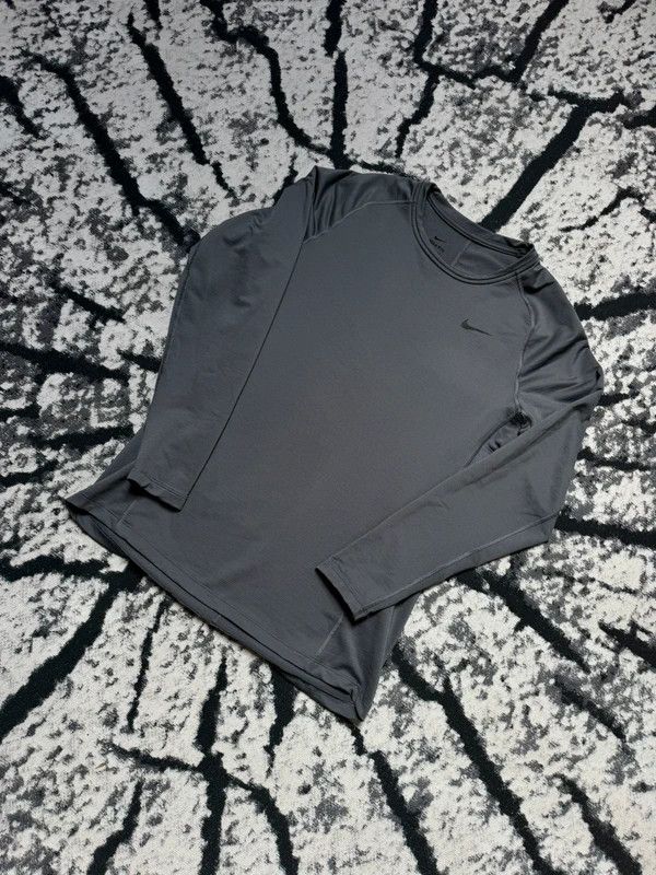 Nike Nike Pro sweatshirt gray dri-fit logo L Size US L / EU 52-54 / 3 - 2 Thumbnail