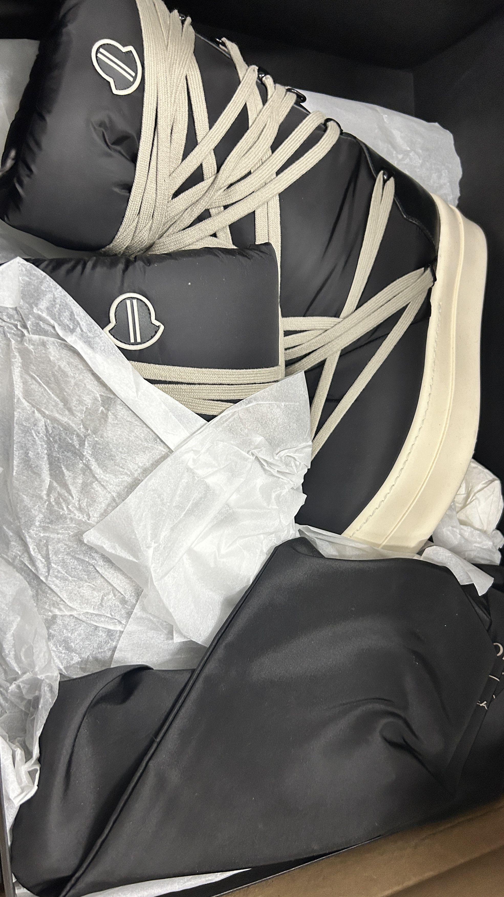Moncler × Rick Owens FW23 BIGROCKS IN BLACK HEAVY size EU 43 / US 10 Size US 10 / EU 43 - 4 Thumbnail
