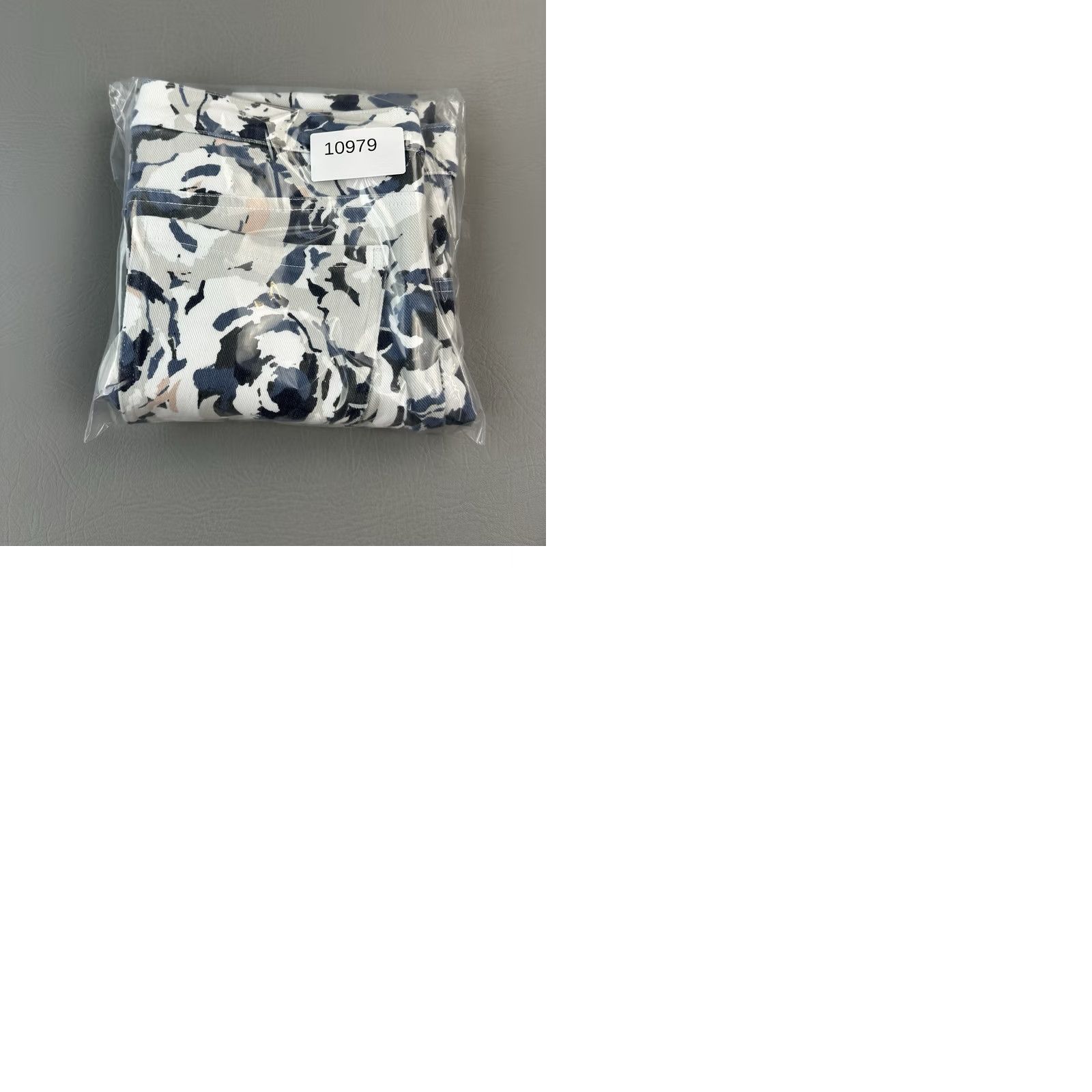 Spanx Spanx Jeani-ish Leggings Womens Large Blue Floral High Rise Shaping Stretch Jeans Style Jegging Fall Spring Summer Winter Women Size 36" / US 14 / IT 50 - 9 Thumbnail
