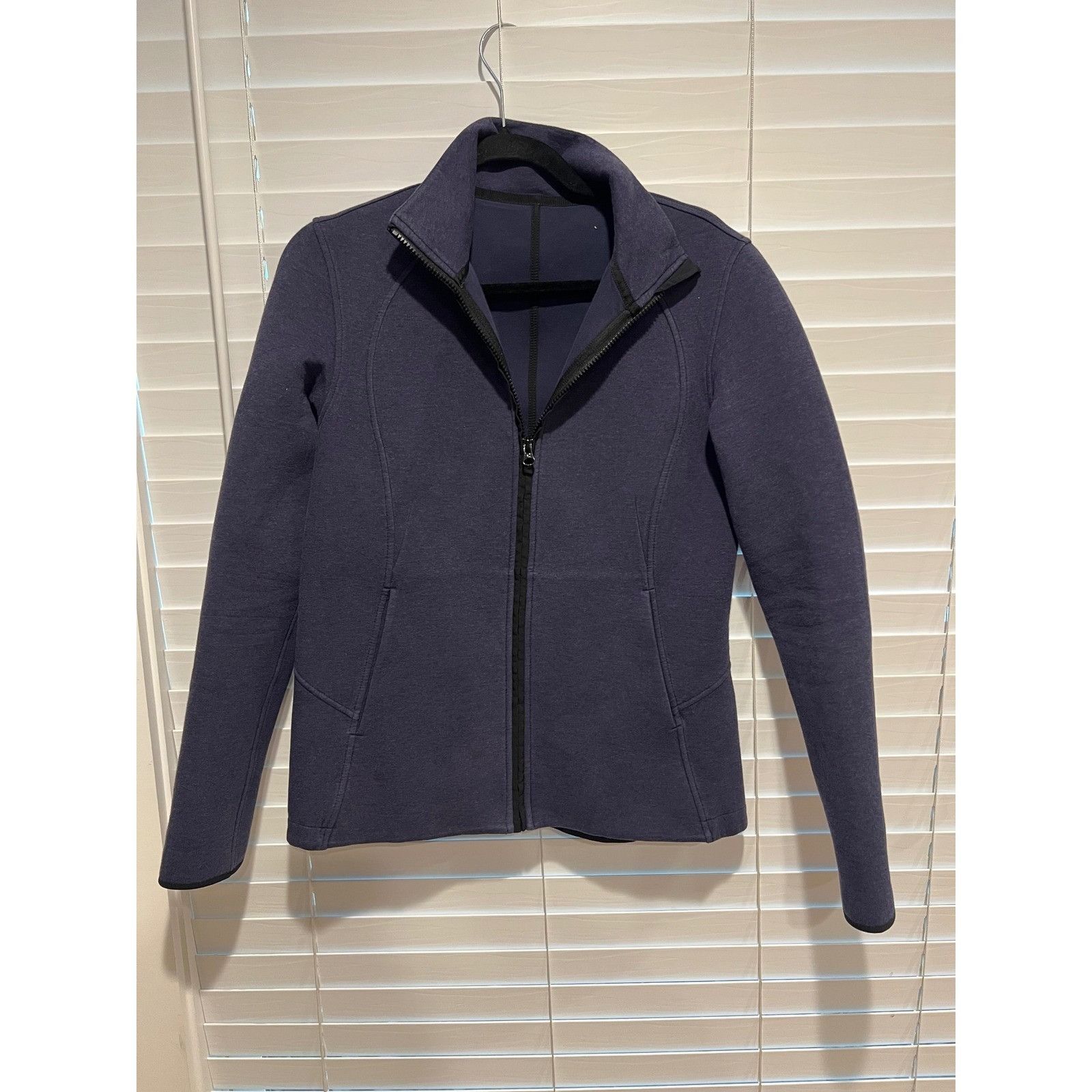 Lululemon Lululemon Define Jacket Women's Size 8 Blue Full Zip Athleti Size M / US 6-8 / IT 42-44 - 1 Thumbnail