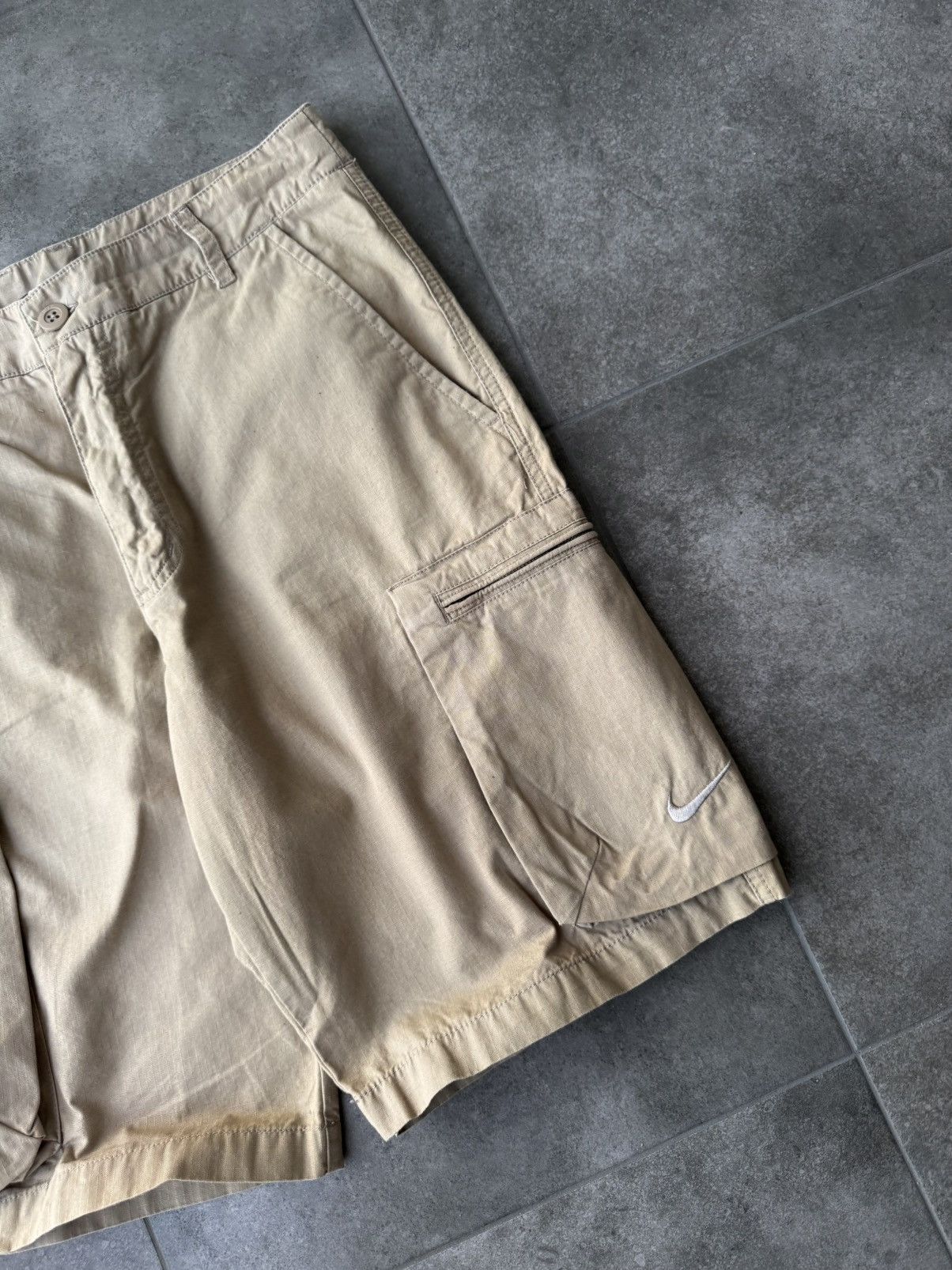 Nike Y2K Nike Cargo Vintage Shorts Beige Faded Multi Pocket Japan Size US 32 / EU 48 - 3 Thumbnail