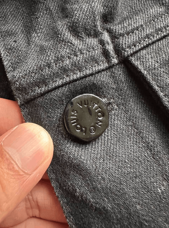 Louis Vuitton Louis Vuitton black denim jacket Size US M / EU 48-50 / 2 - 4 Thumbnail
