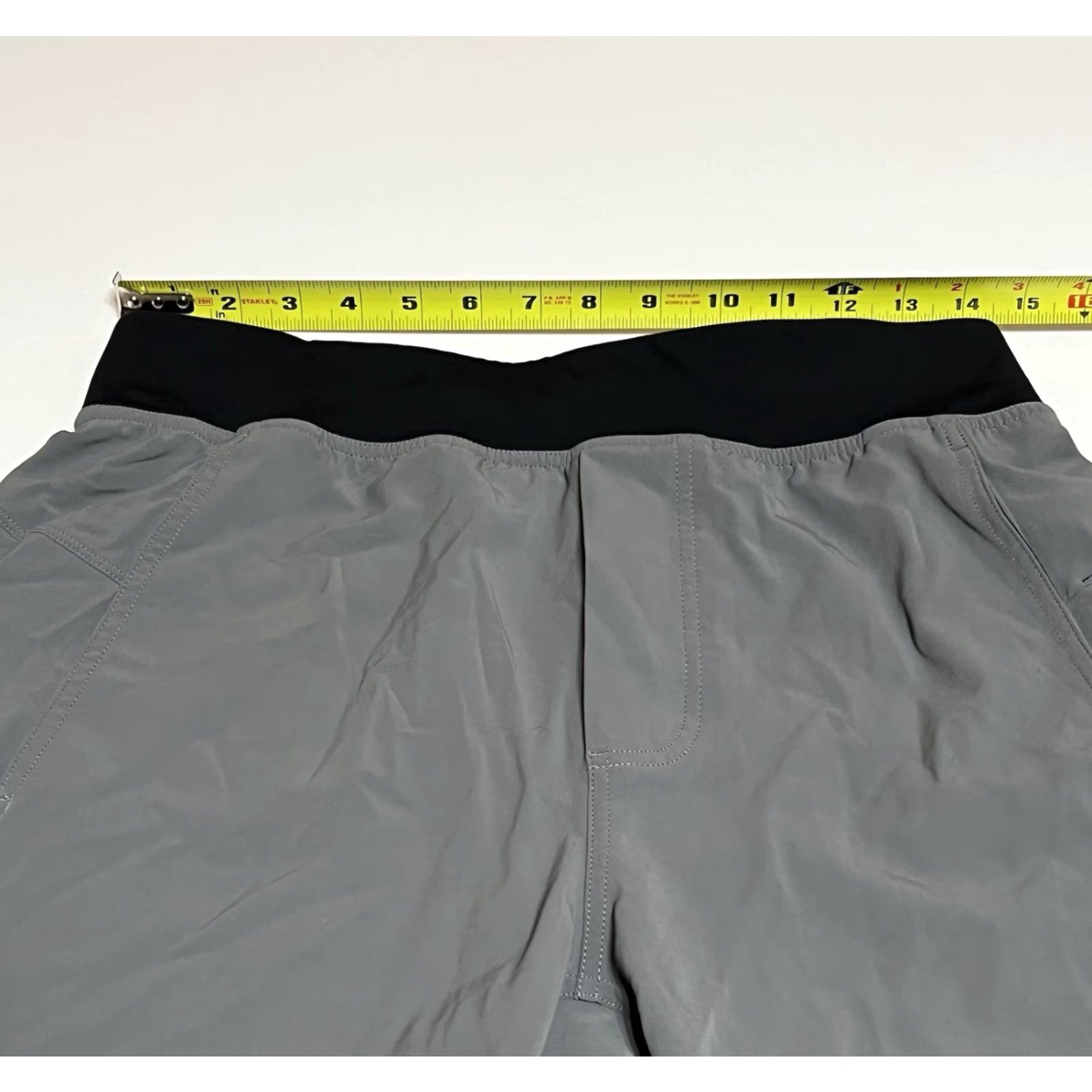Lululemon Lululemon Training Shorts 10” Men’s Medium Gray Drawstrings Athletic Activewear Pockets Size US 31 - 3 Thumbnail