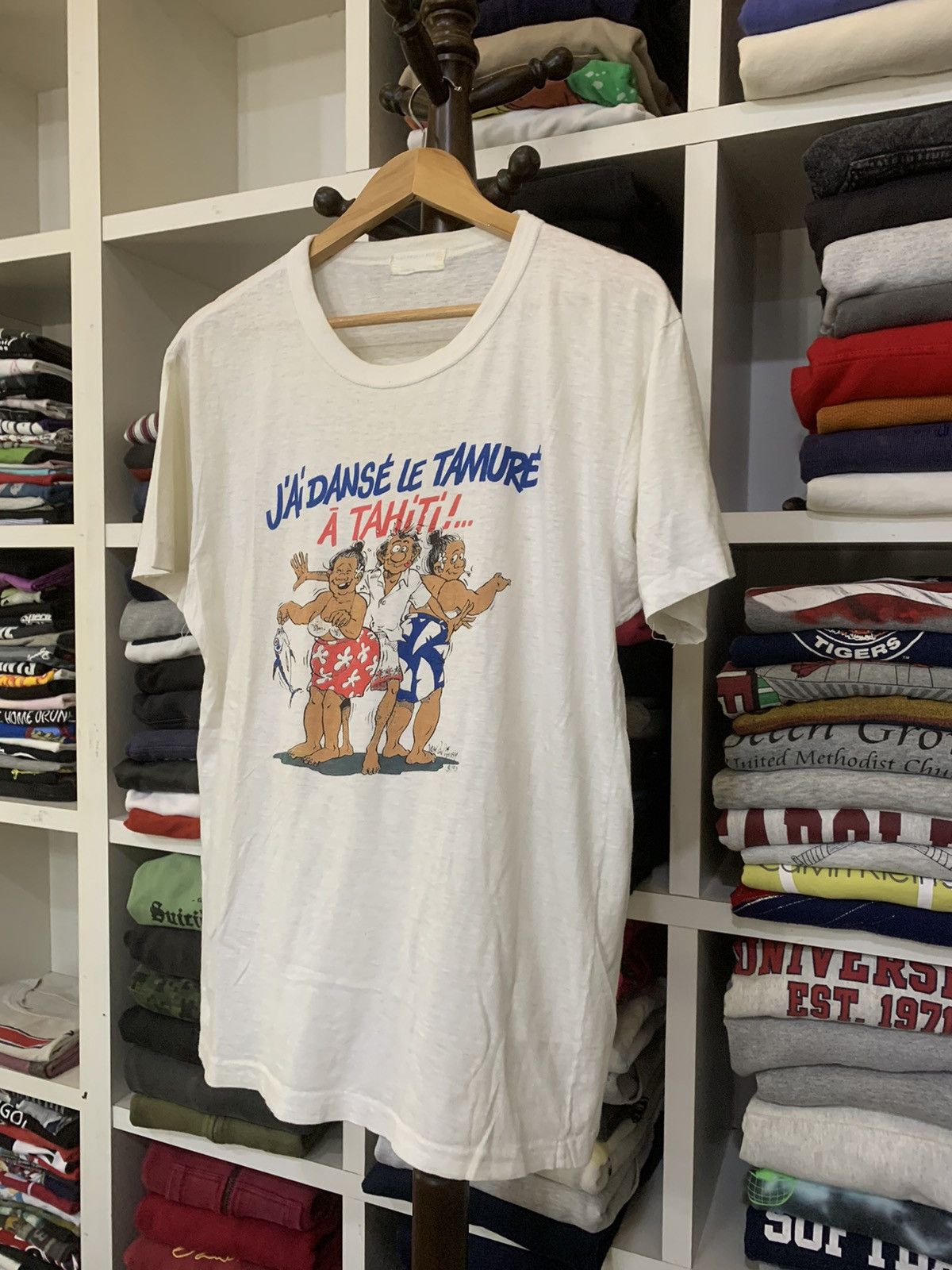 Vintage Vintage Jai Danse Le Tamure A Tahiti Size US L / EU 52-54 / 3 - 3 Thumbnail