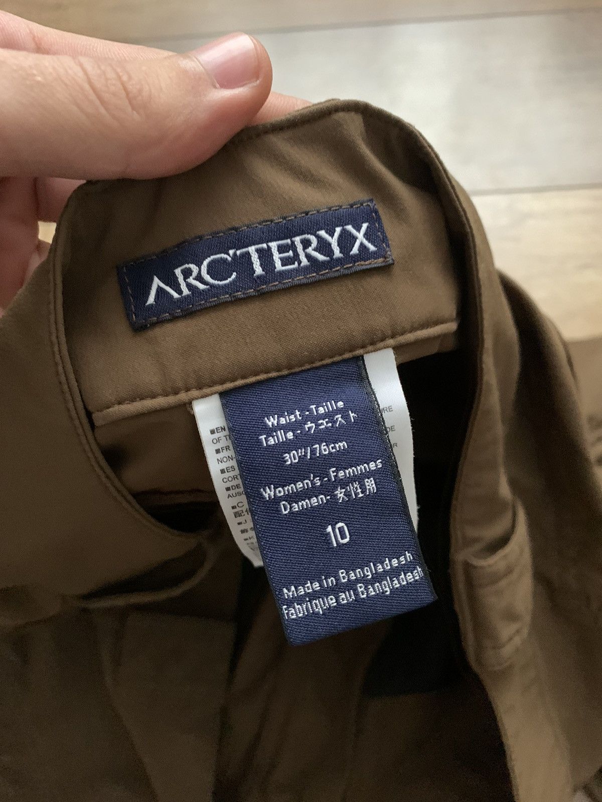 Arc'teryx Arcteryx Brown Nylon Pants Womens Vintage Size 32" / US 10 / IT 46 - 13 Thumbnail