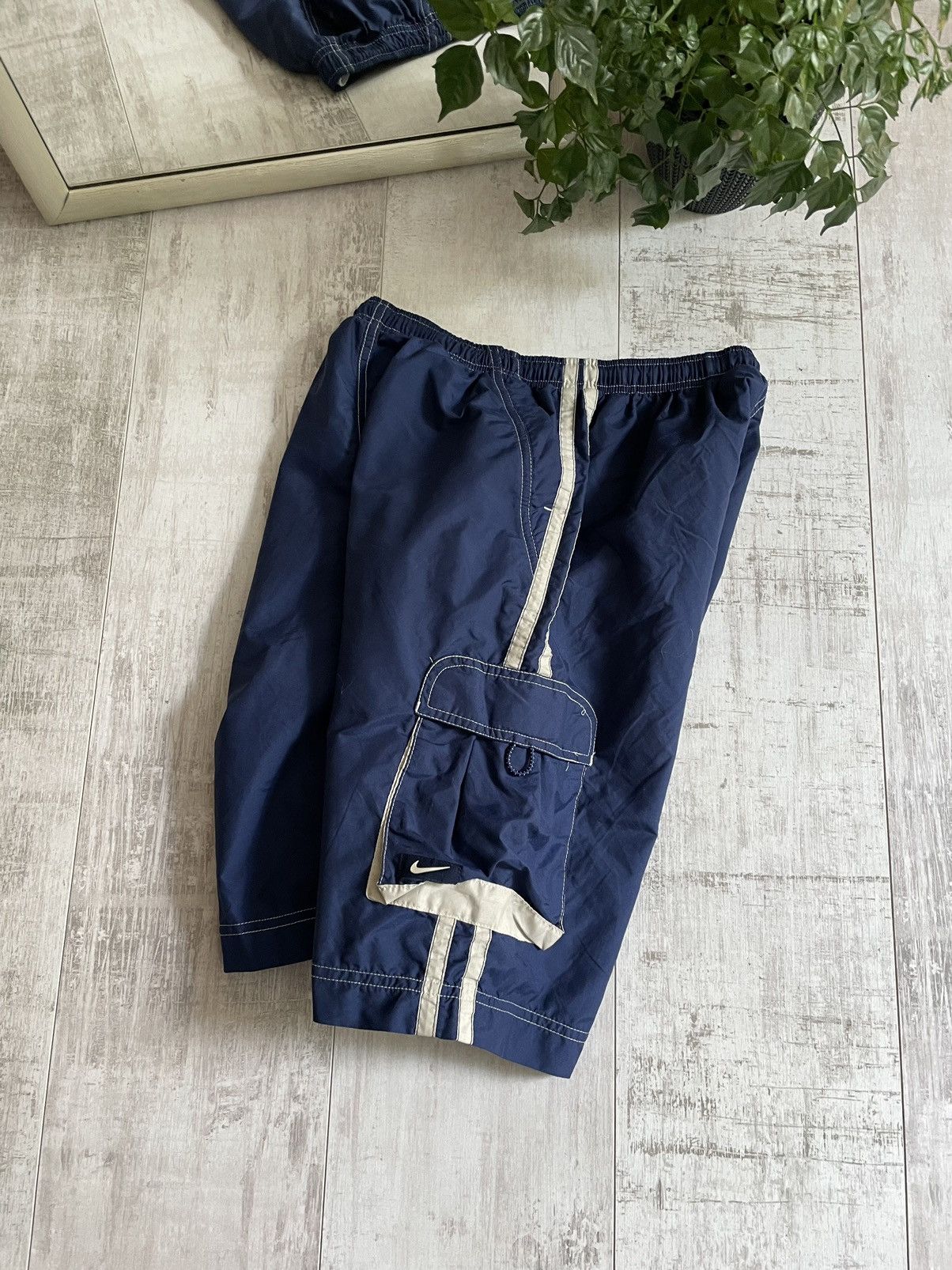 Nike Vintage Nike 90’s Cargo Nylon Shorts Y2K Swoosh Drill RARE Size US 30 / EU 46 - 1 Thumbnail