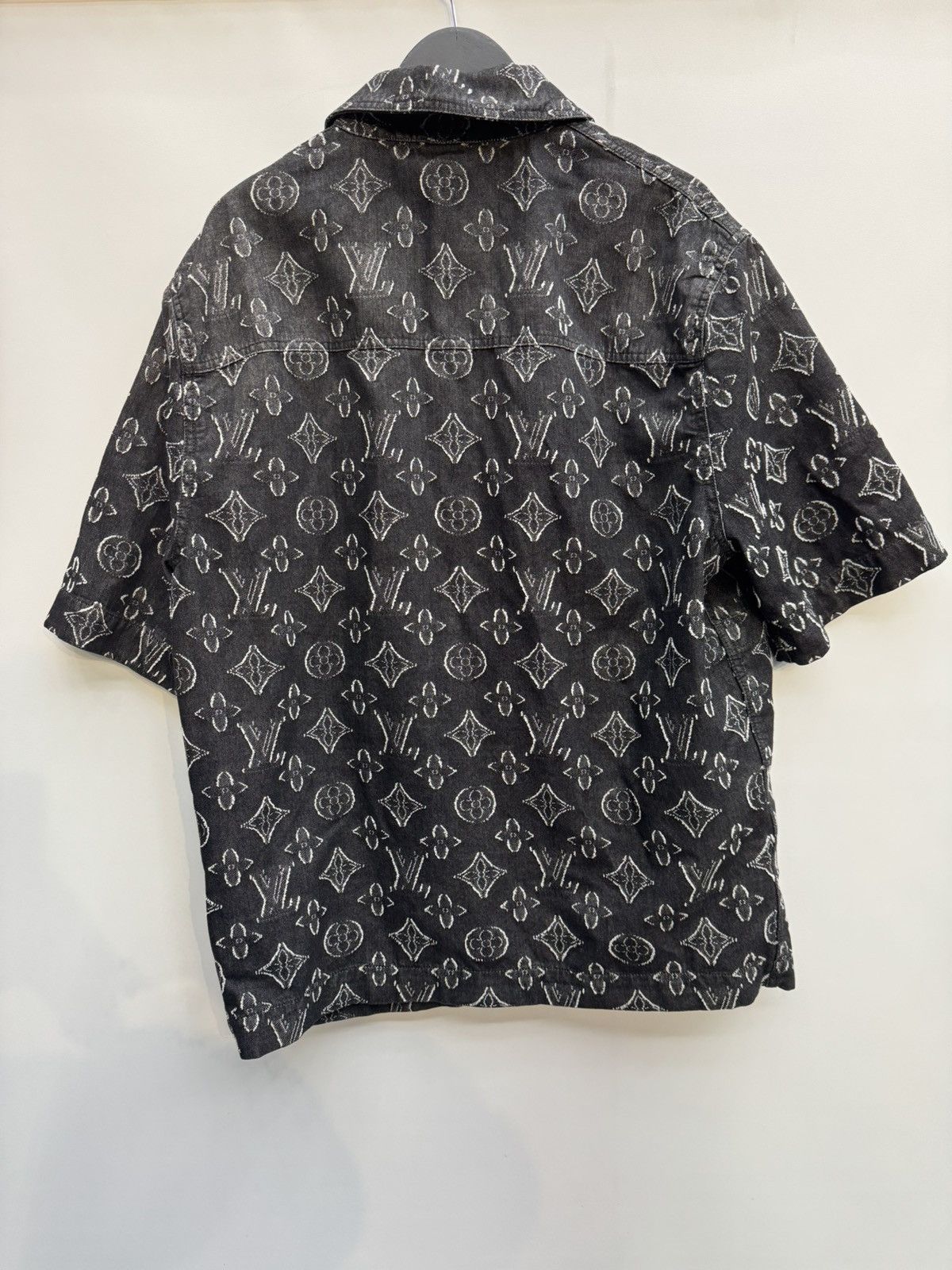 Louis Vuitton Louis Vuitton short sleeve Monogram Chambray Shirt 1ABYON Size US XL / EU 56 / 4 - 2 Thumbnail