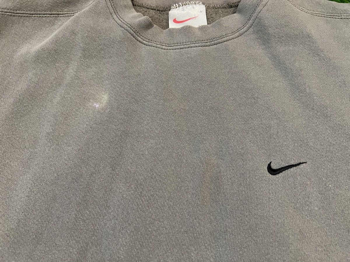 Nike Vtg 90s Nike Tonal Essential Swoosh Vintage Crewneck Sweater Size US M / EU 48-50 / 2 - 4 Thumbnail