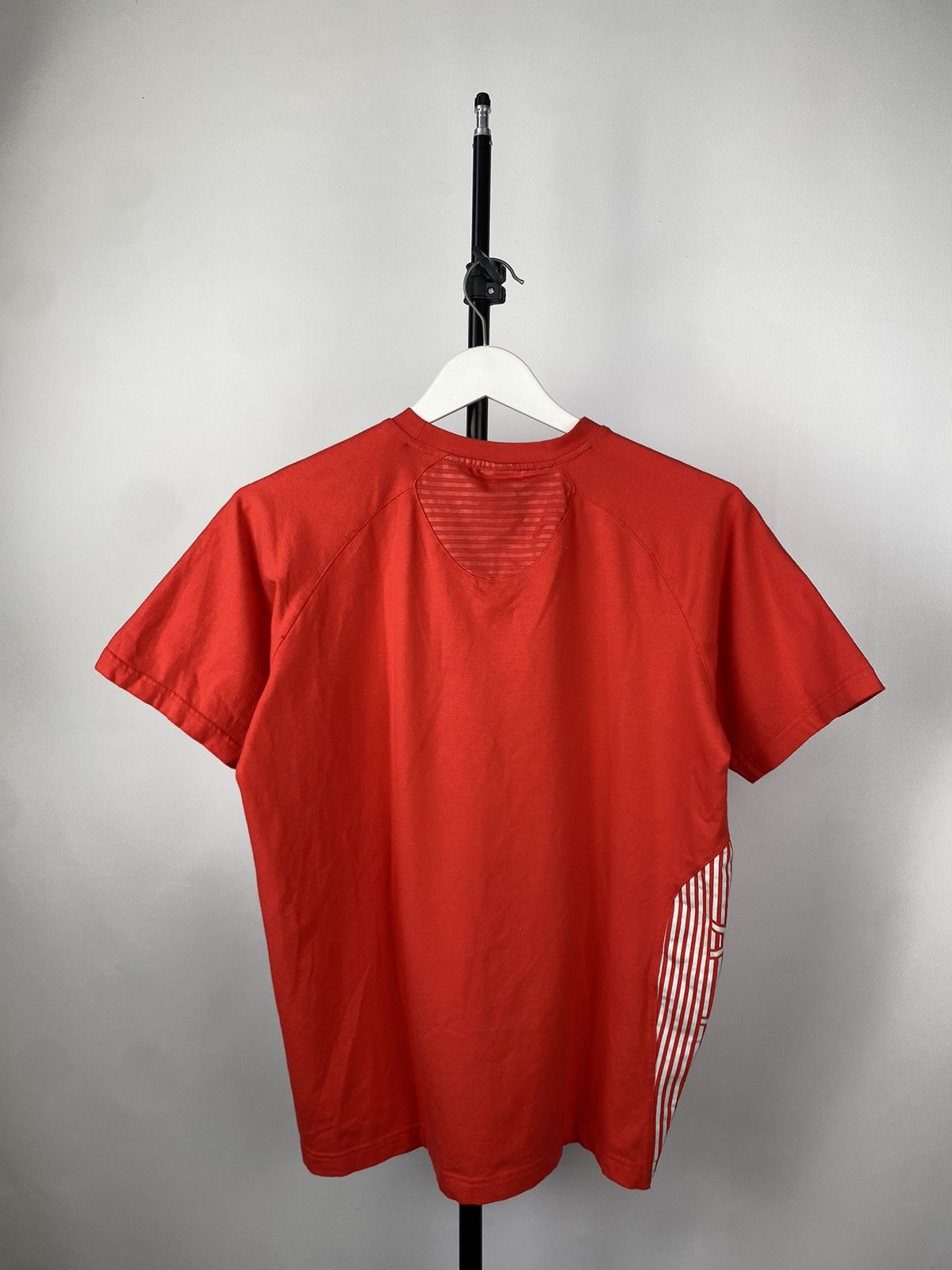 Nike × Vintage Vintage 90s 00s Nike Air Max red T-shirt Size US L / EU 52-54 / 3 - 9 Thumbnail
