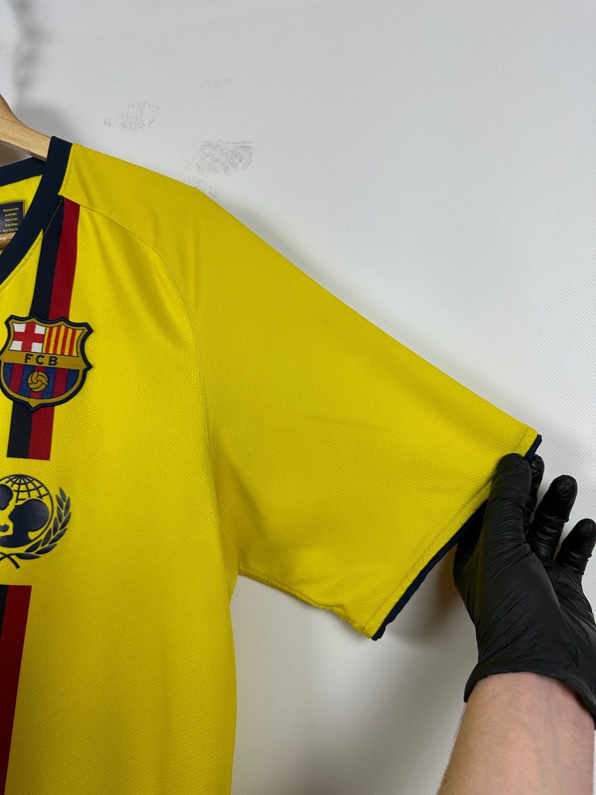 Nike 2008/09 Nike FC Barcelona Vintage Soccer Jersey Size US L / EU 52-54 / 3 - 12 Thumbnail