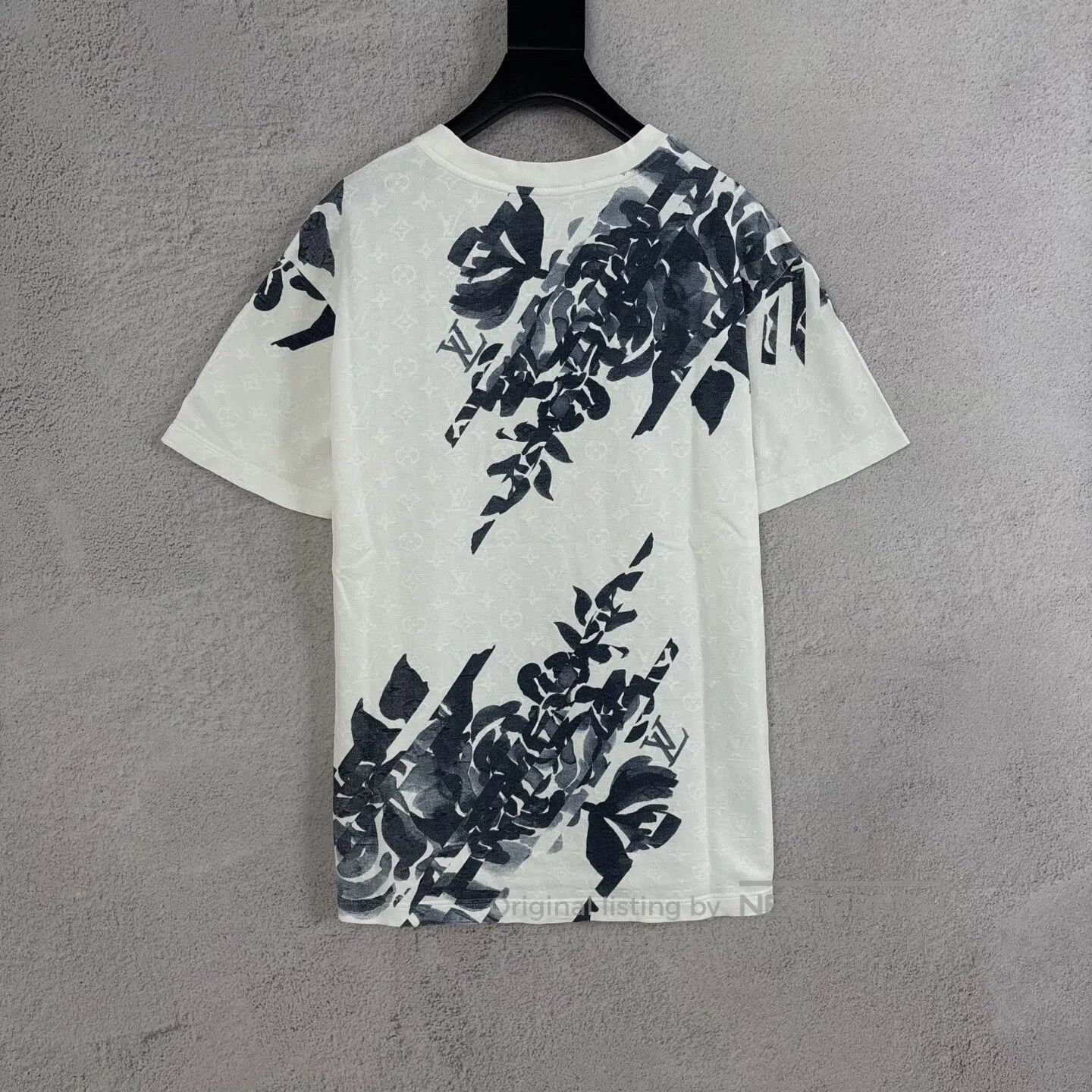 Louis Vuitton Louis Vuitton Monogram: White plant and floral embroidery Size US S / EU 44-46 / 1 - 2 Thumbnail