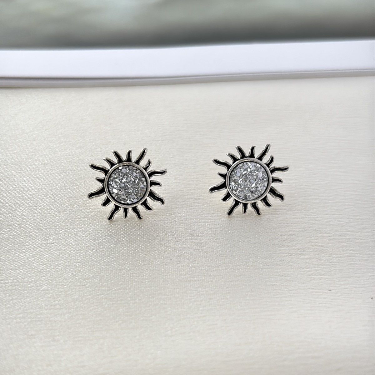 Other Sun Stud Earrings for Men Women Streetwear Punk Hip Hop Size ONE SIZE - 1 Thumbnail