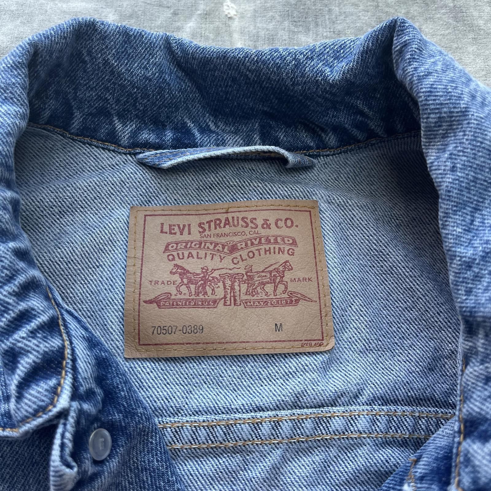 Levi's × Vintage Vintage 90s Levi’s Denim Eagle Embroidered Trucker Jacket Size US M / EU 48-50 / 2 - 3 Thumbnail