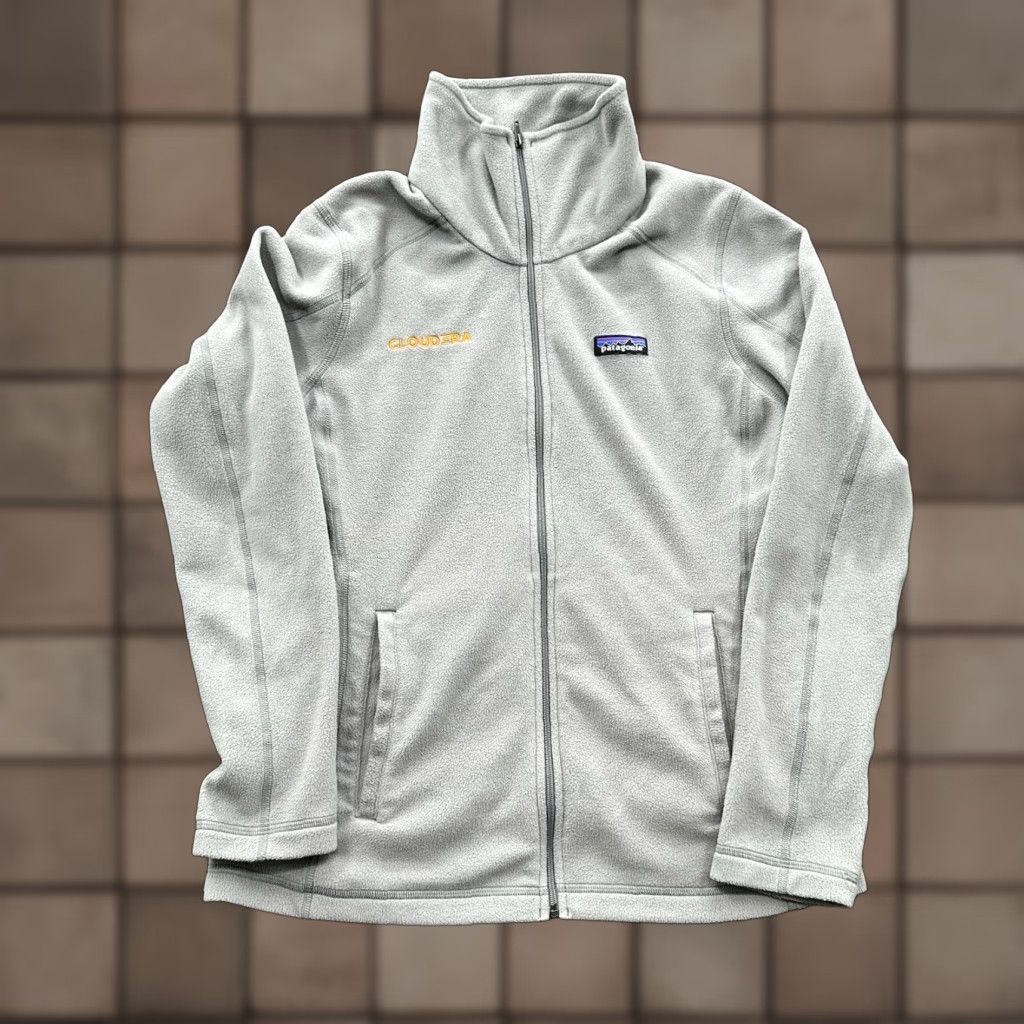 Patagonia Patagonia Sweater Women M Gray Polyester Fleece Embroidered Logo Zipper Pockets Mock Neck Pullover Fashion Outdoor Lightweight Size M / US 6-8 / IT 42-44 - 1 Thumbnail