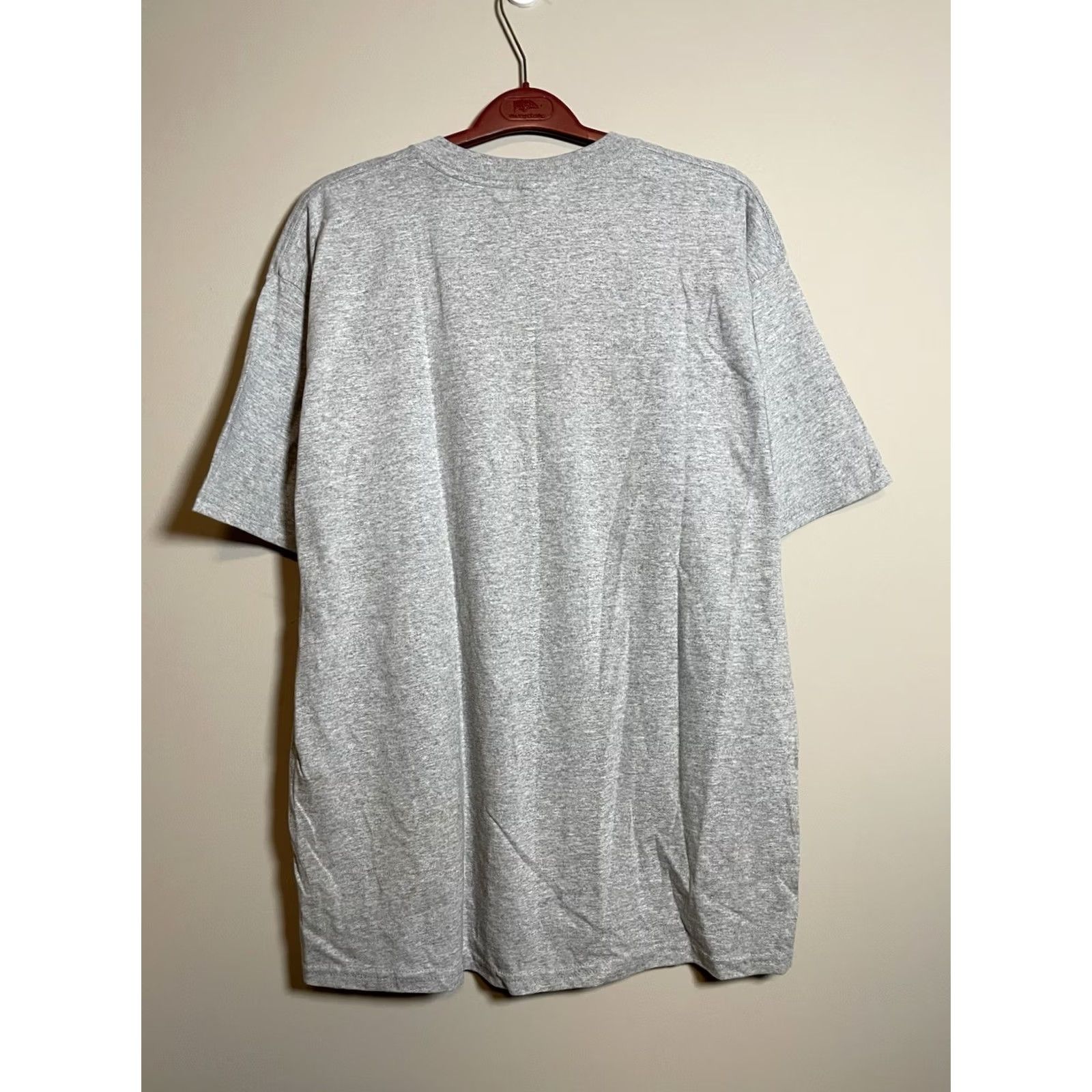 Gildan VINTAGE Majestic Shirt Mens Gray Short Sleeve Louisville Bats Graphic XL 1990s 90s Gildan T-Shirt) Size US XL / EU 56 / 4 - 5 Thumbnail