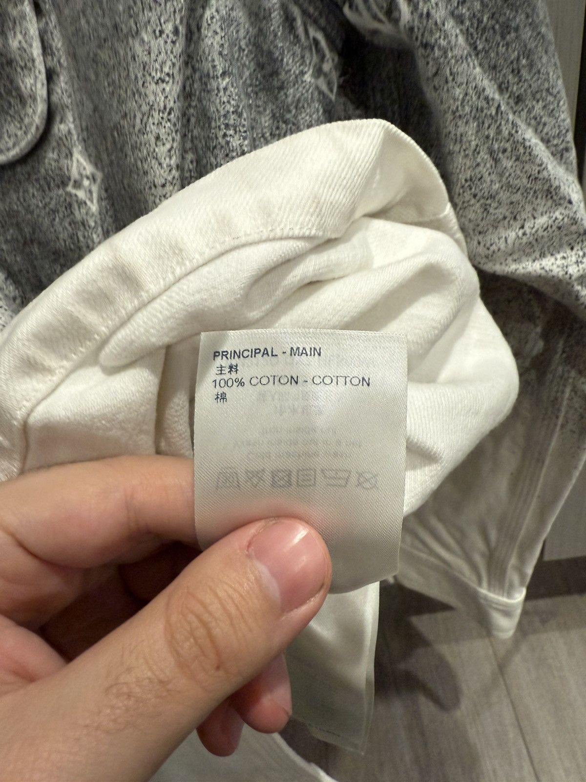 Louis Vuitton Louis Vuitton White Grey Monogram Spray Denim Overshirt Size US L / EU 52-54 / 3 - 11 Thumbnail