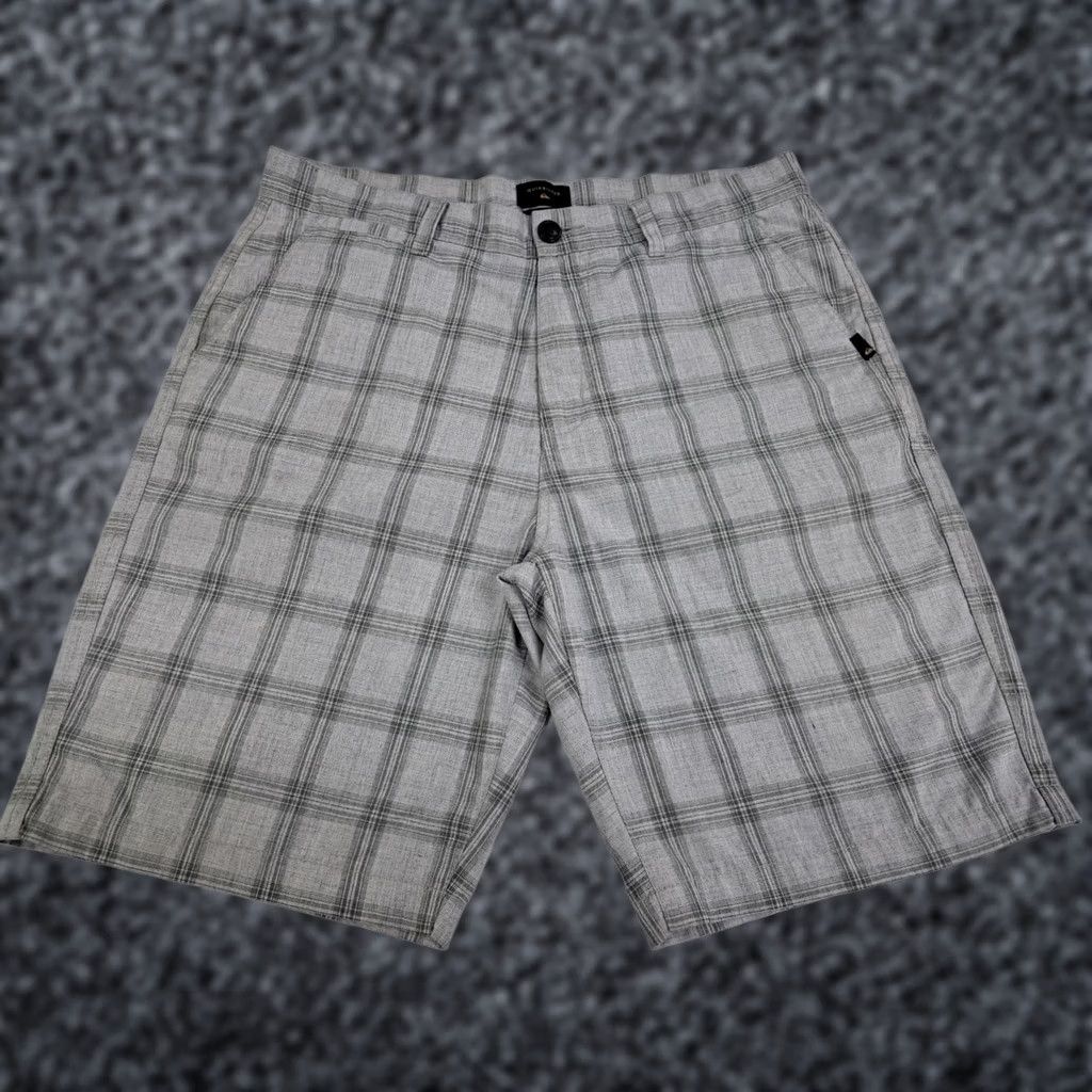 Vintage Quiksilver Shorts Chino Regular Mens 32 Grey Striped Logo Embroidered Pocket 9in Inseam Canvas Button Fly Size US 32 / EU 48 - 1 Thumbnail