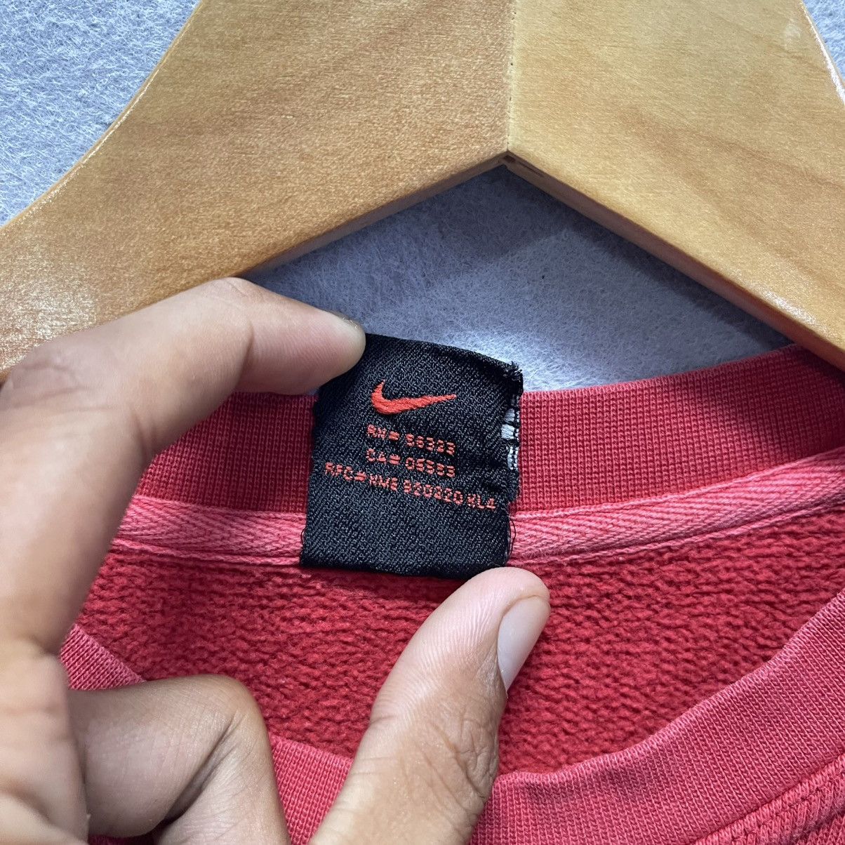 Nike Vintage Nike Embroidered Sweatshirt – Red / Cream Size US M / EU 48-50 / 2 - 8 Thumbnail